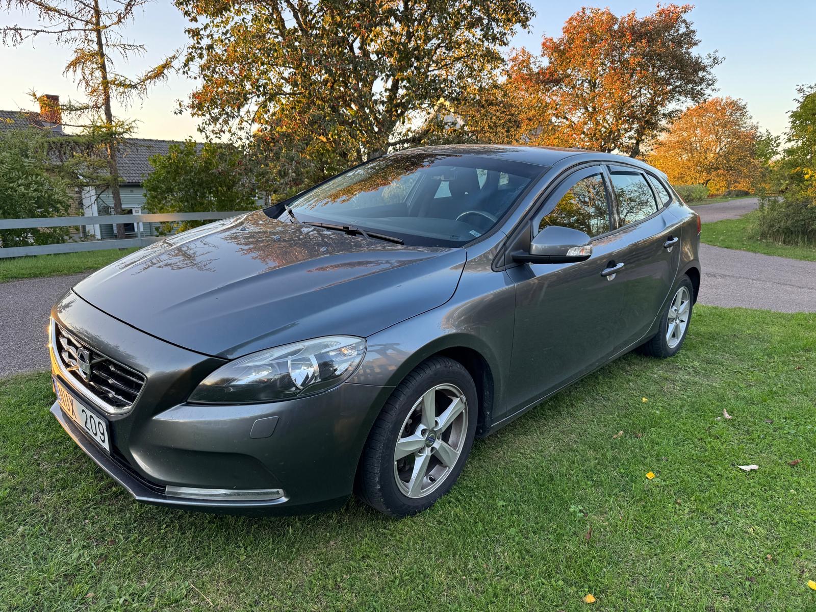 Volvo V40 D2 Manuell 2013, kuva 2/8