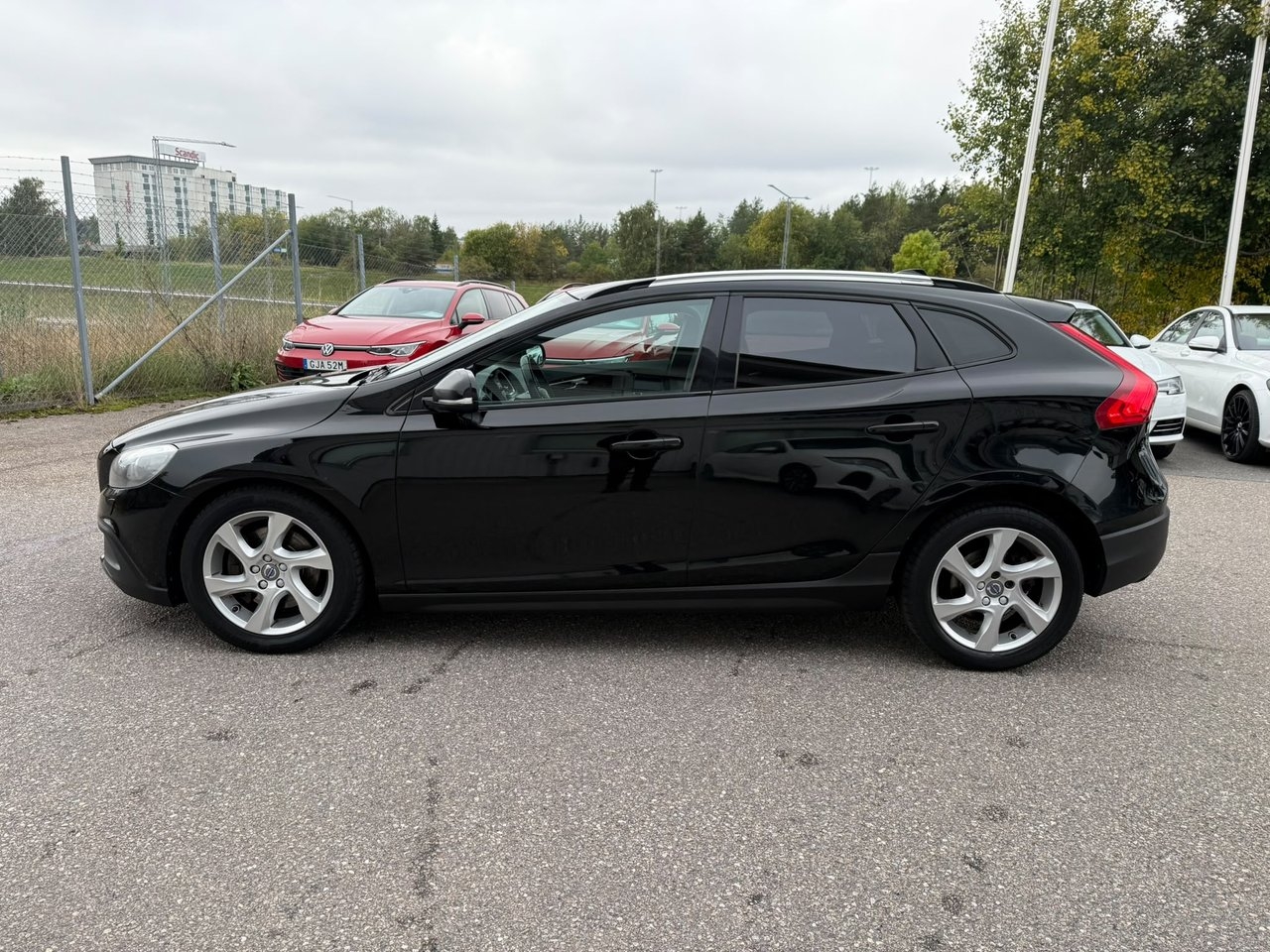 Volvo V40 Cross Country D2 AUT PANO 2016, kuva 2/10