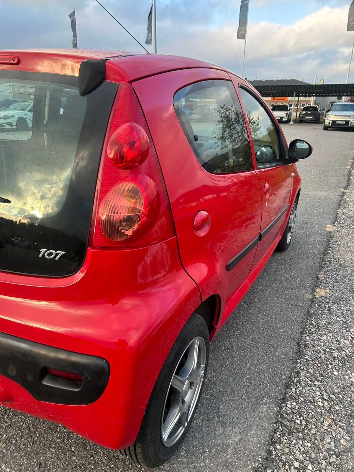 Peugeot 107 5-dörrar 1.0 Manuell 2012, bild 6/9