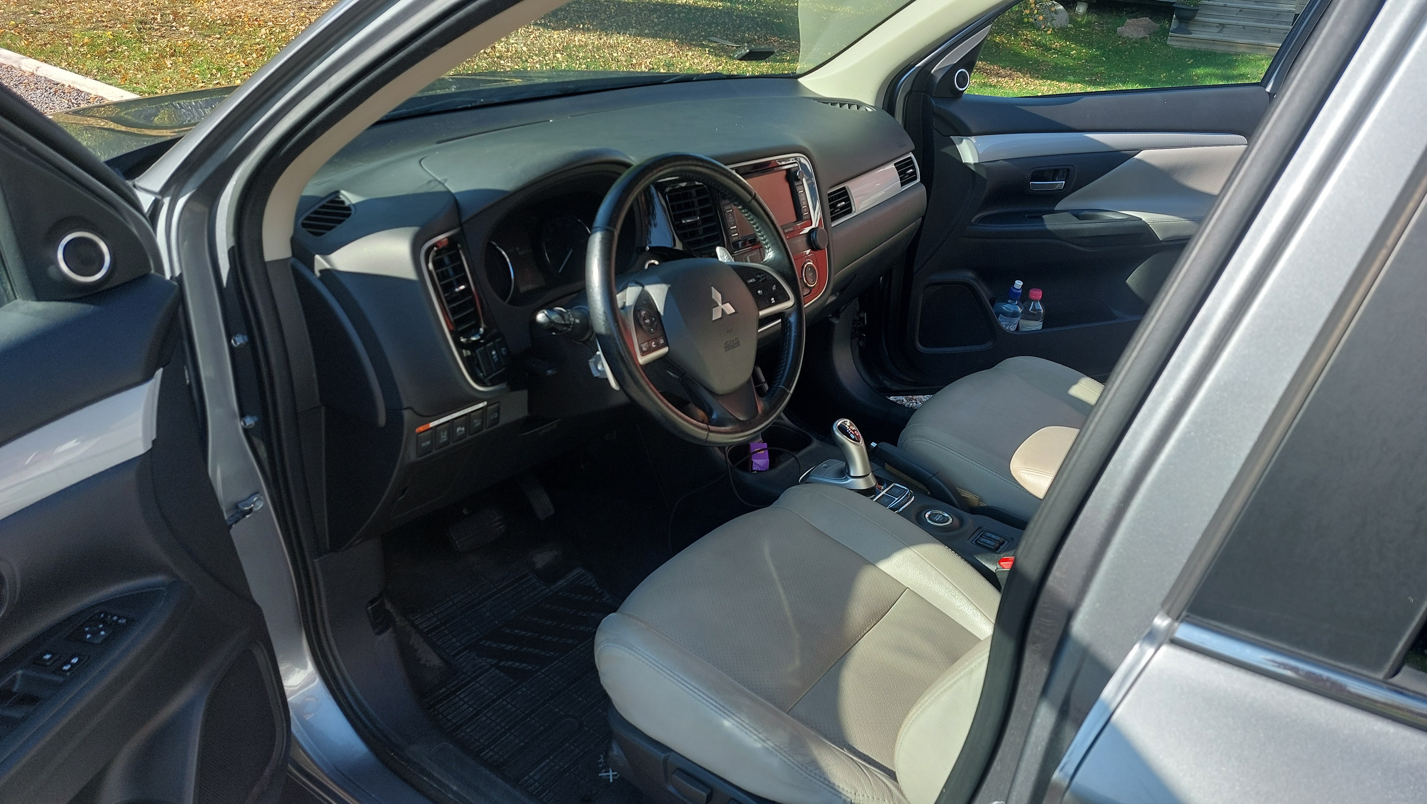 Mitsubishi Outlander PHEV CVT 2014, kuva 6/8