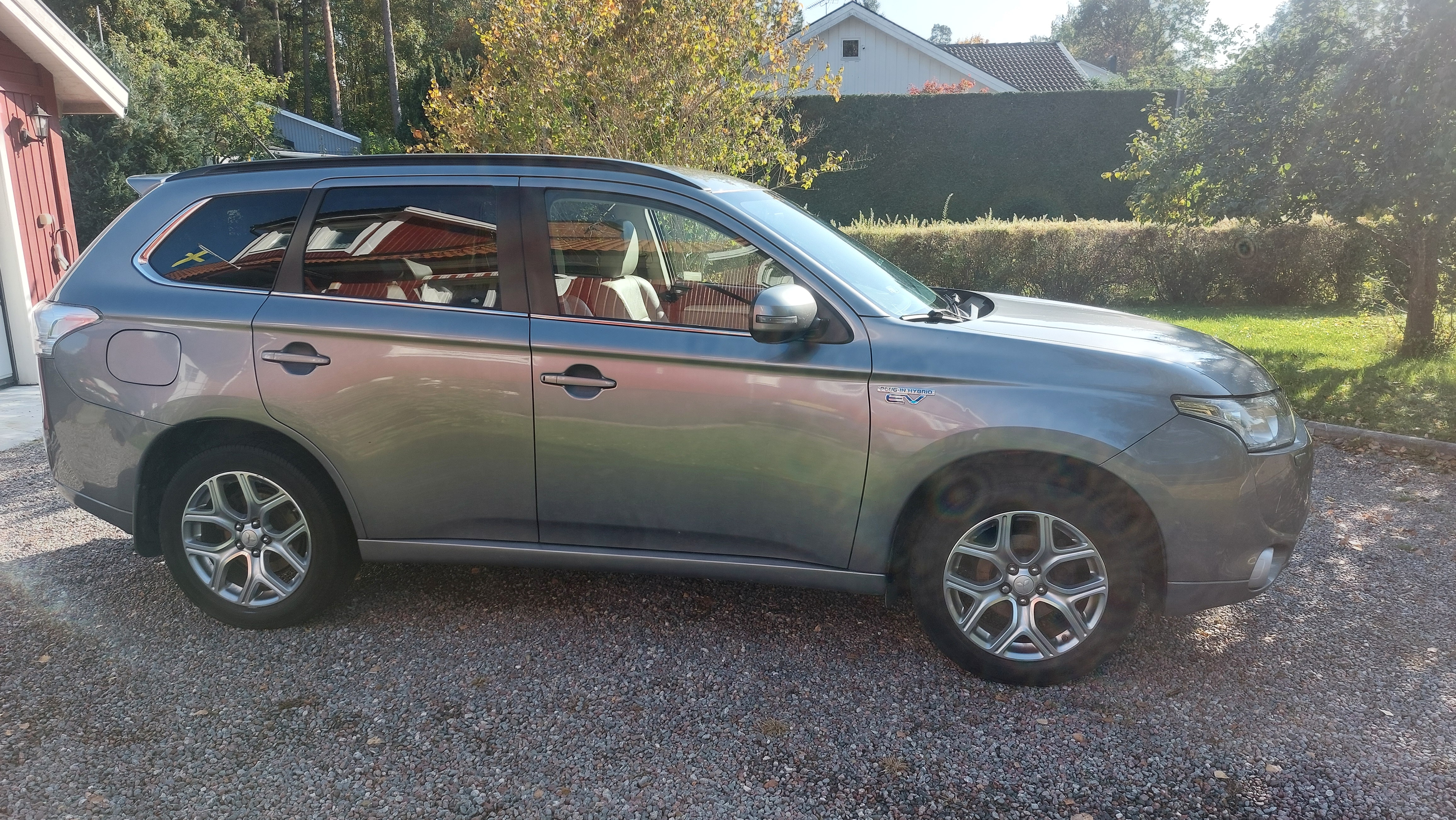 Mitsubishi Outlander PHEV CVT 2014, kuva 3/8