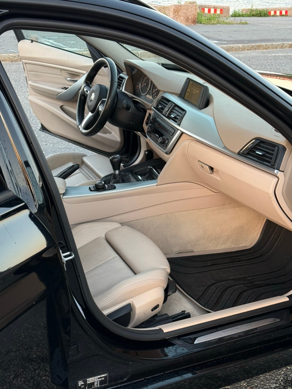 BMW 320 d xDrive Touring Manuell 2014, bild 5/9