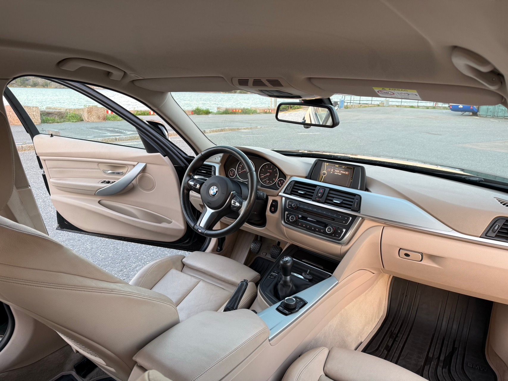 BMW 320 d xDrive Touring Manuell 2014, bild 4/9