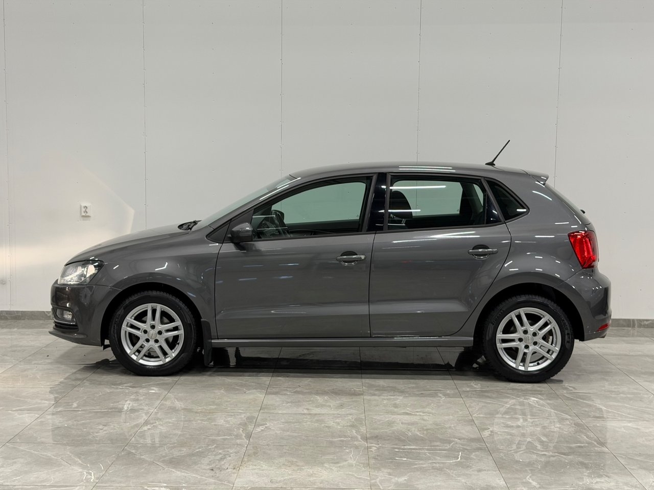 Volkswagen Polo 2017, bild 5/10