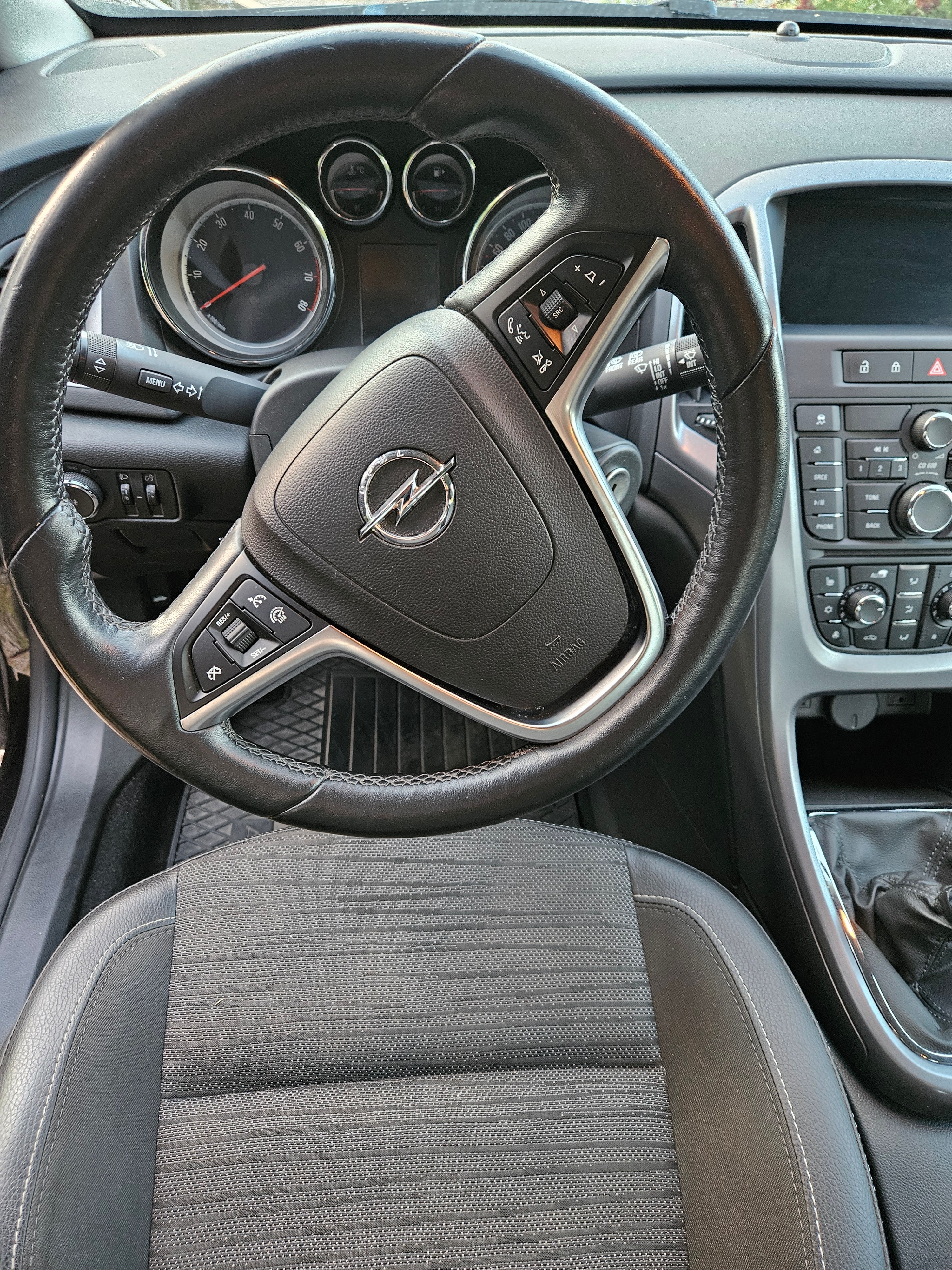 Opel Astra 1.4 Turbo Manuell 2015, bild 6/10