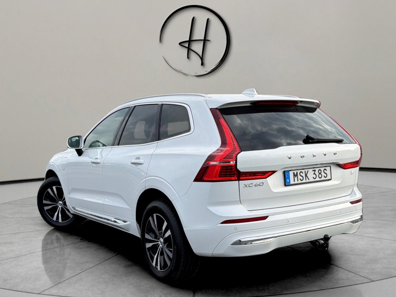 Volvo XC60 2023, photo 7/10