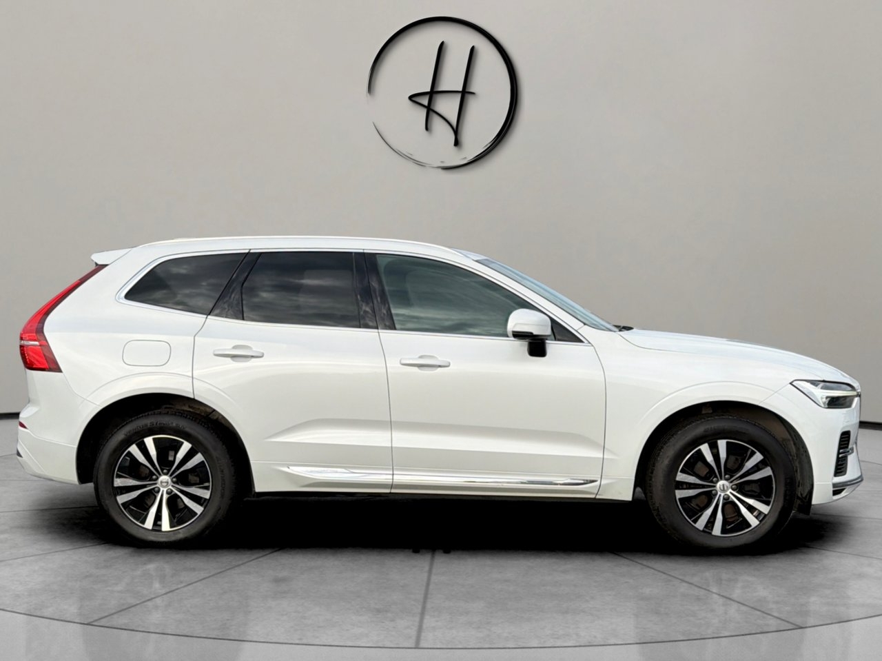 Volvo XC60 2023, photo 6/10
