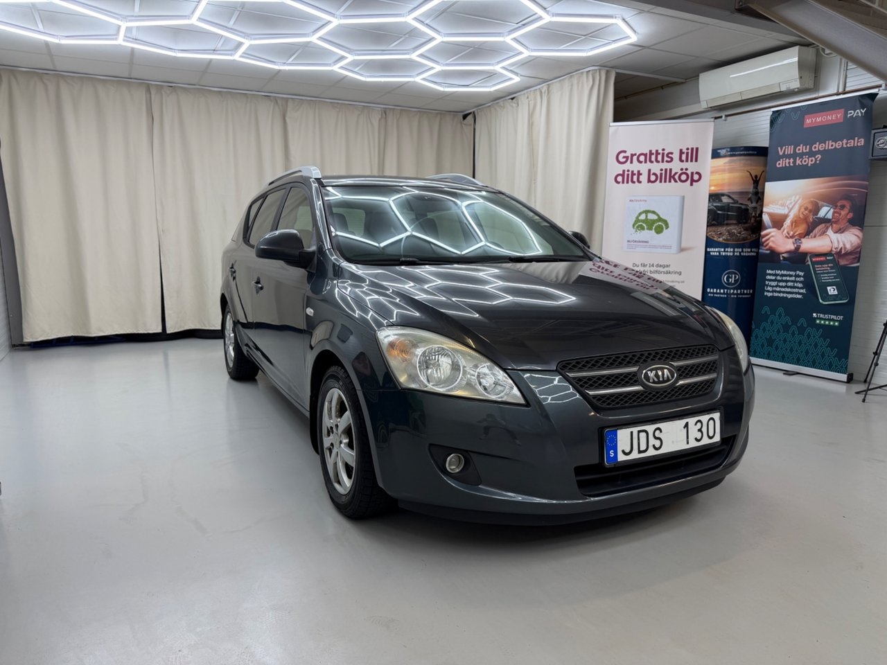 Kia Ceed cee'd_sw 1.6 CRDi EX Euro 4 2009, bild 3/10