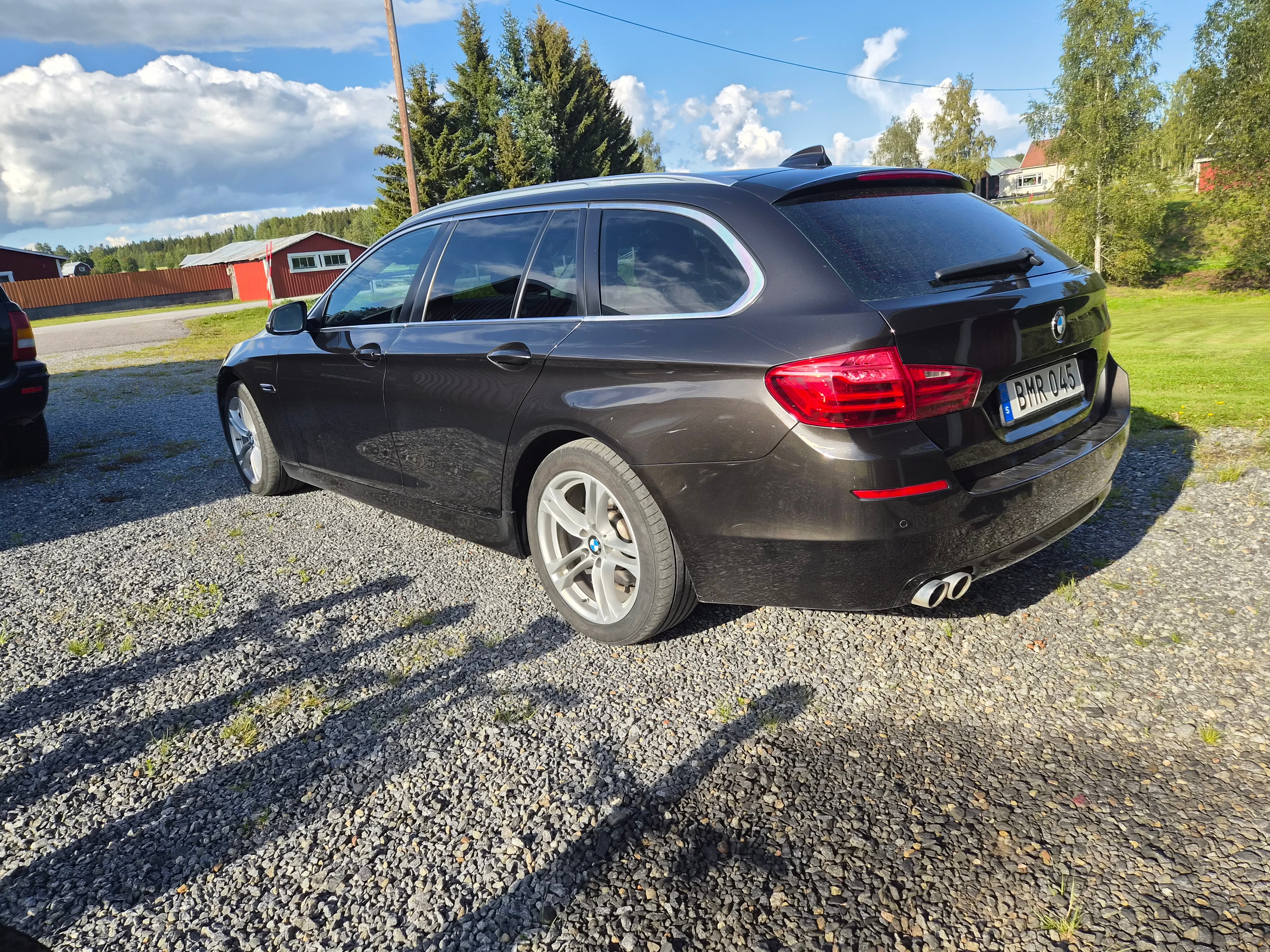 BMW 520 d xDrive Touring Steptronic 2015, bild 2/8