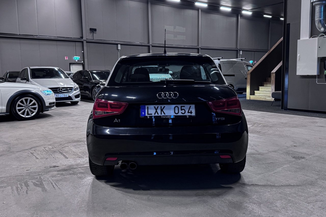Audi A1 1.4 TFSI Ambition 2012, bild 5/10