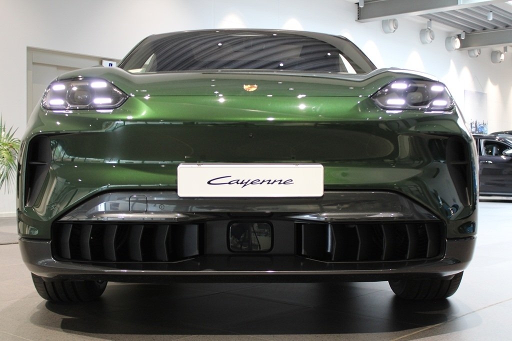 Porsche Cayenne Coupé Electric 2026, bild 7/10