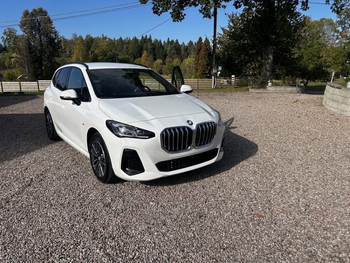 BMW 225 2025, bild 3/10