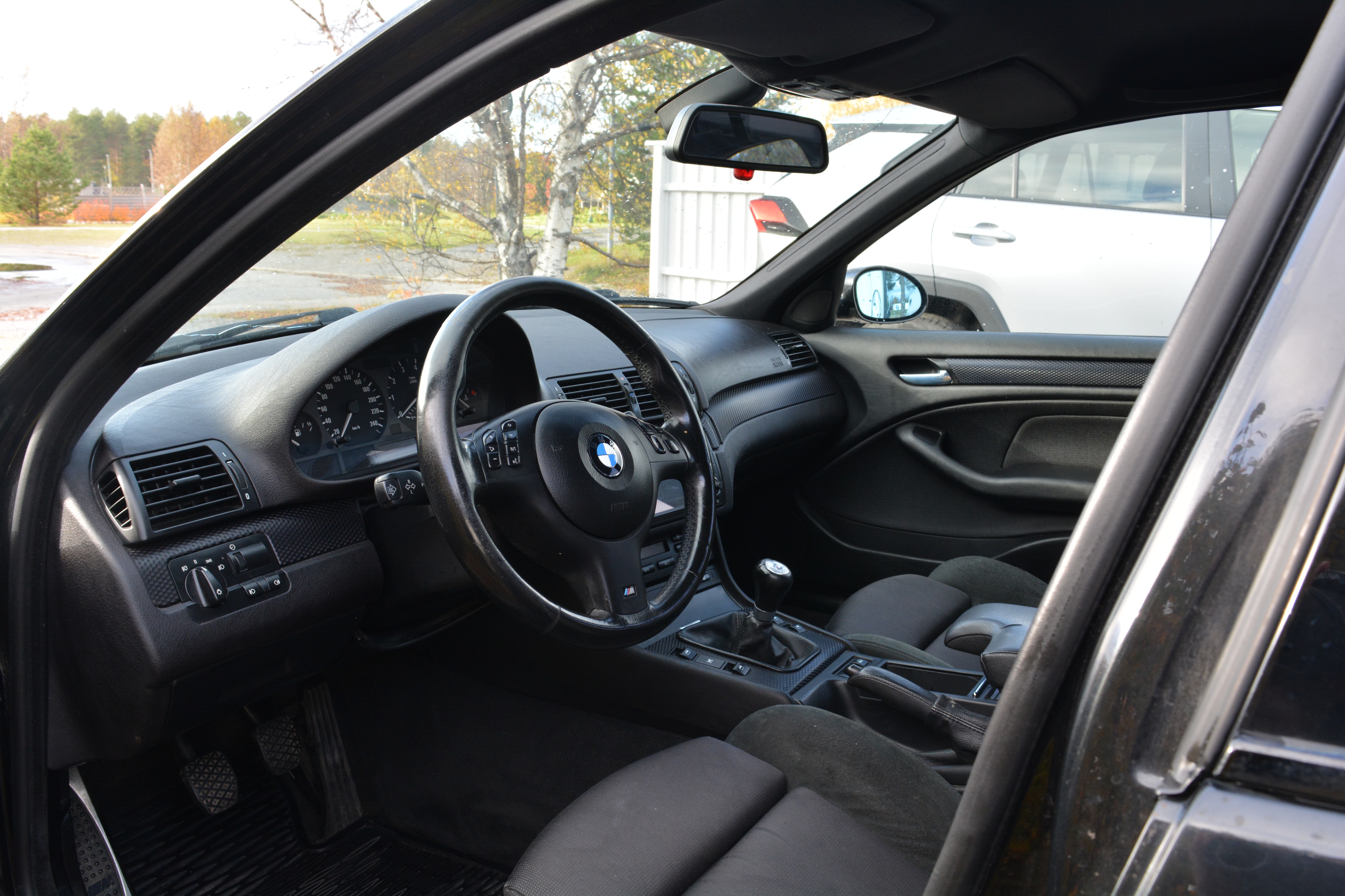 BMW 320 i Sedan Manuell 2004, bild 2/9