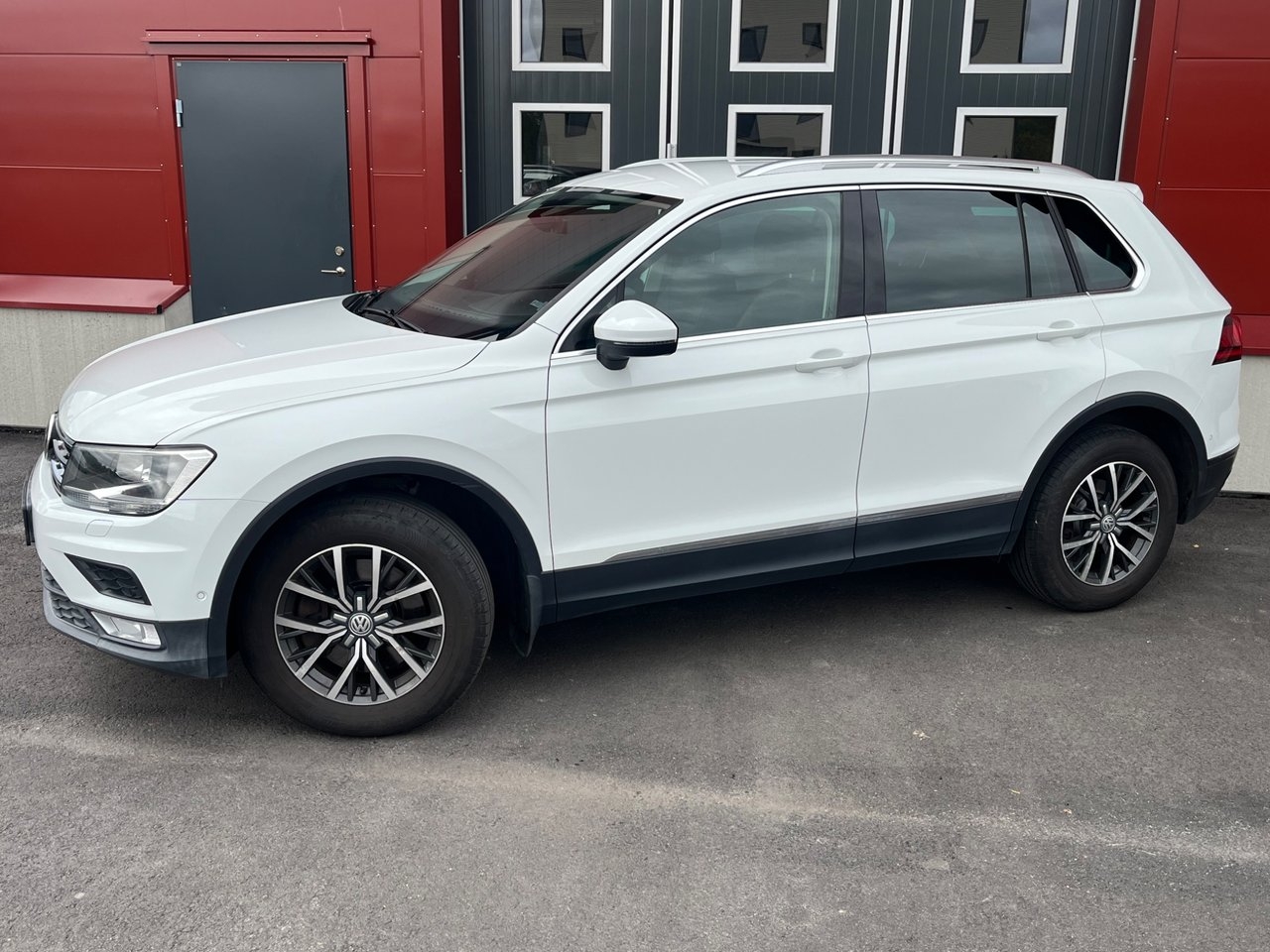 Volkswagen Tiguan 2017, photo 4/10