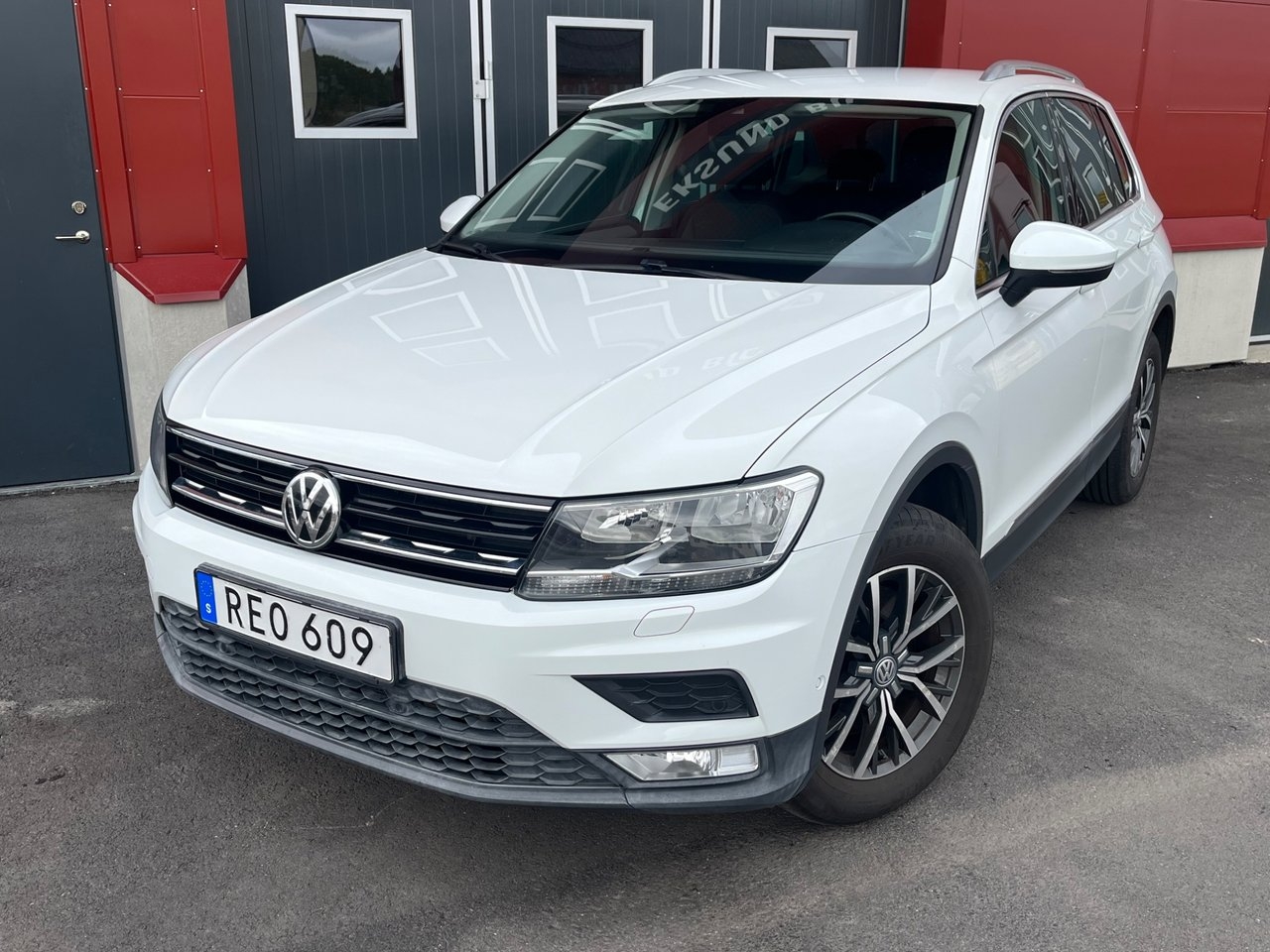 Volkswagen Tiguan 2017, photo 2/10