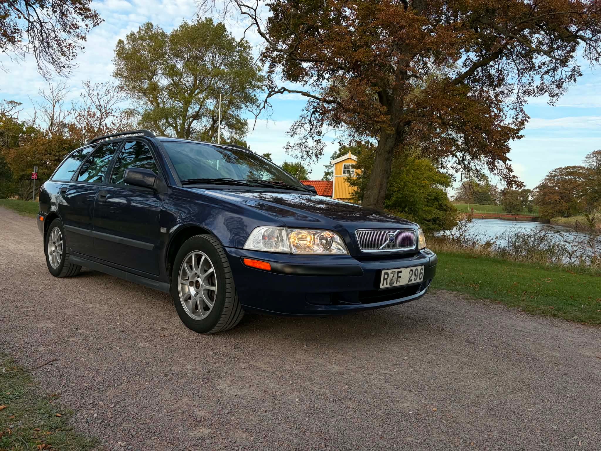 Volvo V40 2.0T Automatisk 2001, bild 2/9