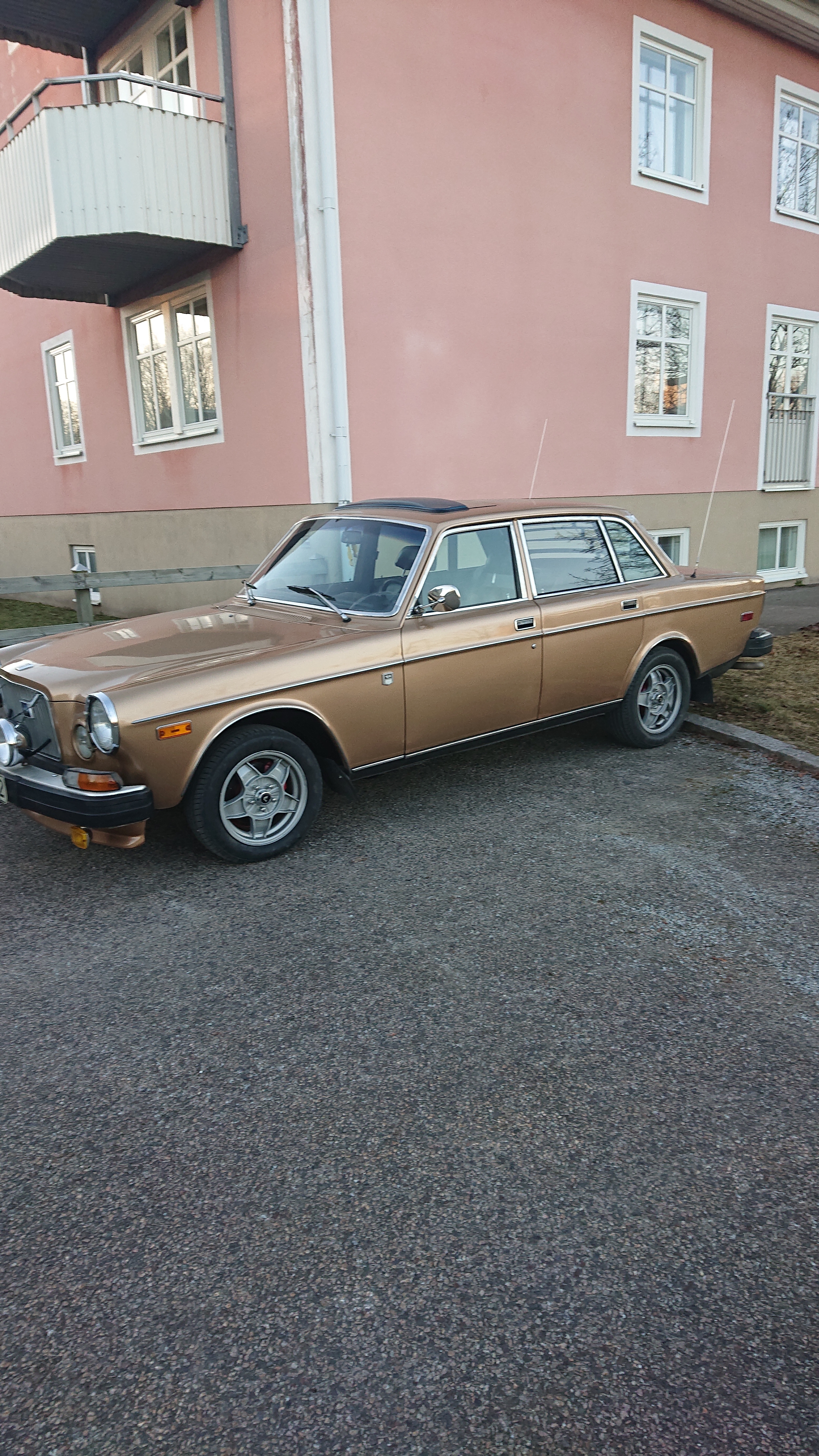 Volvo 164
