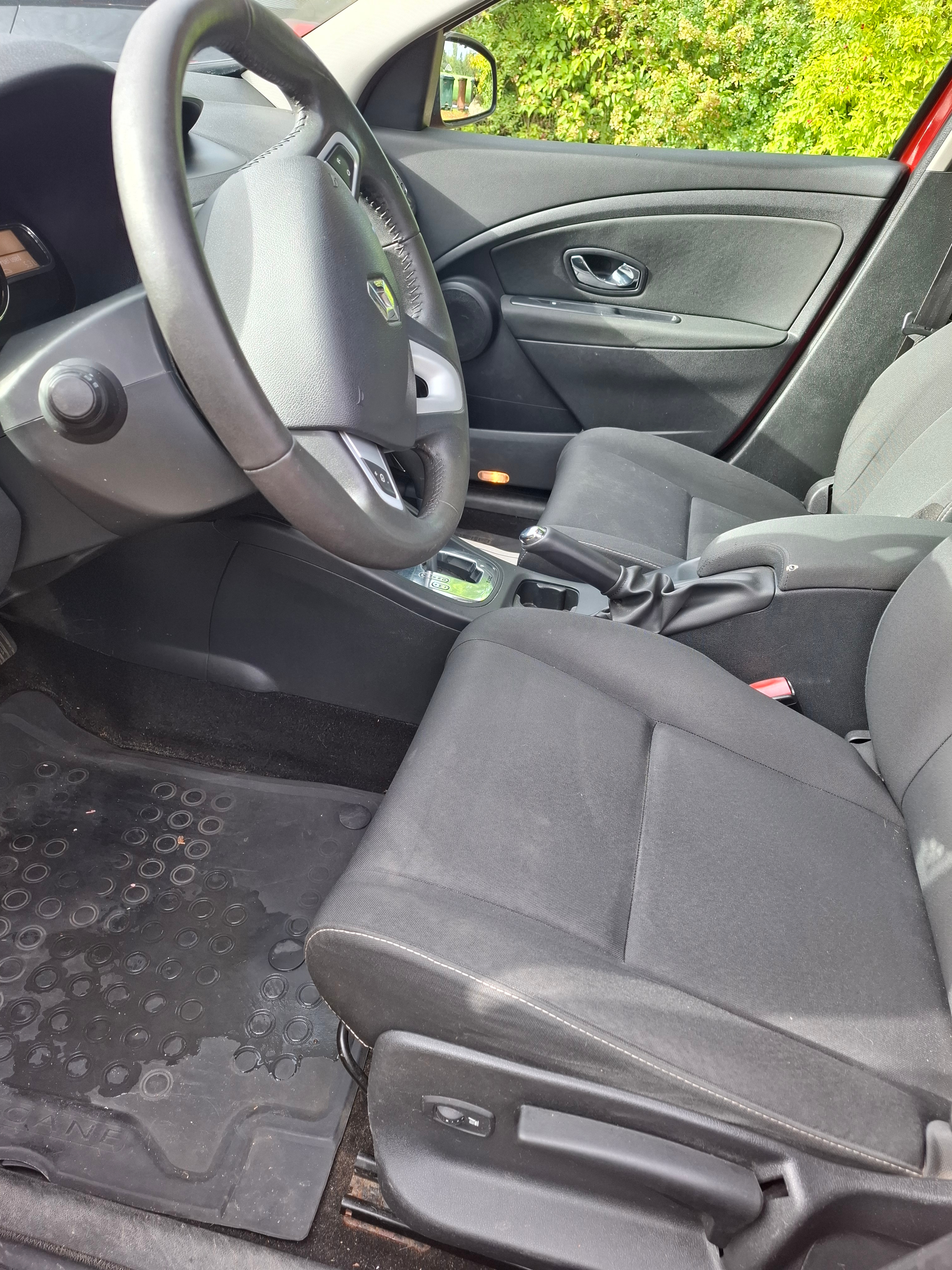 Renault Megane III Grandtour 1.5 dCi EDC 2012, bild 4/8