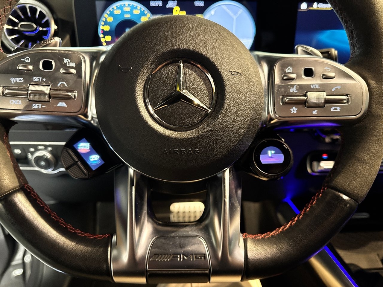 Mercedes-Benz GLA 2022, photo 7/10