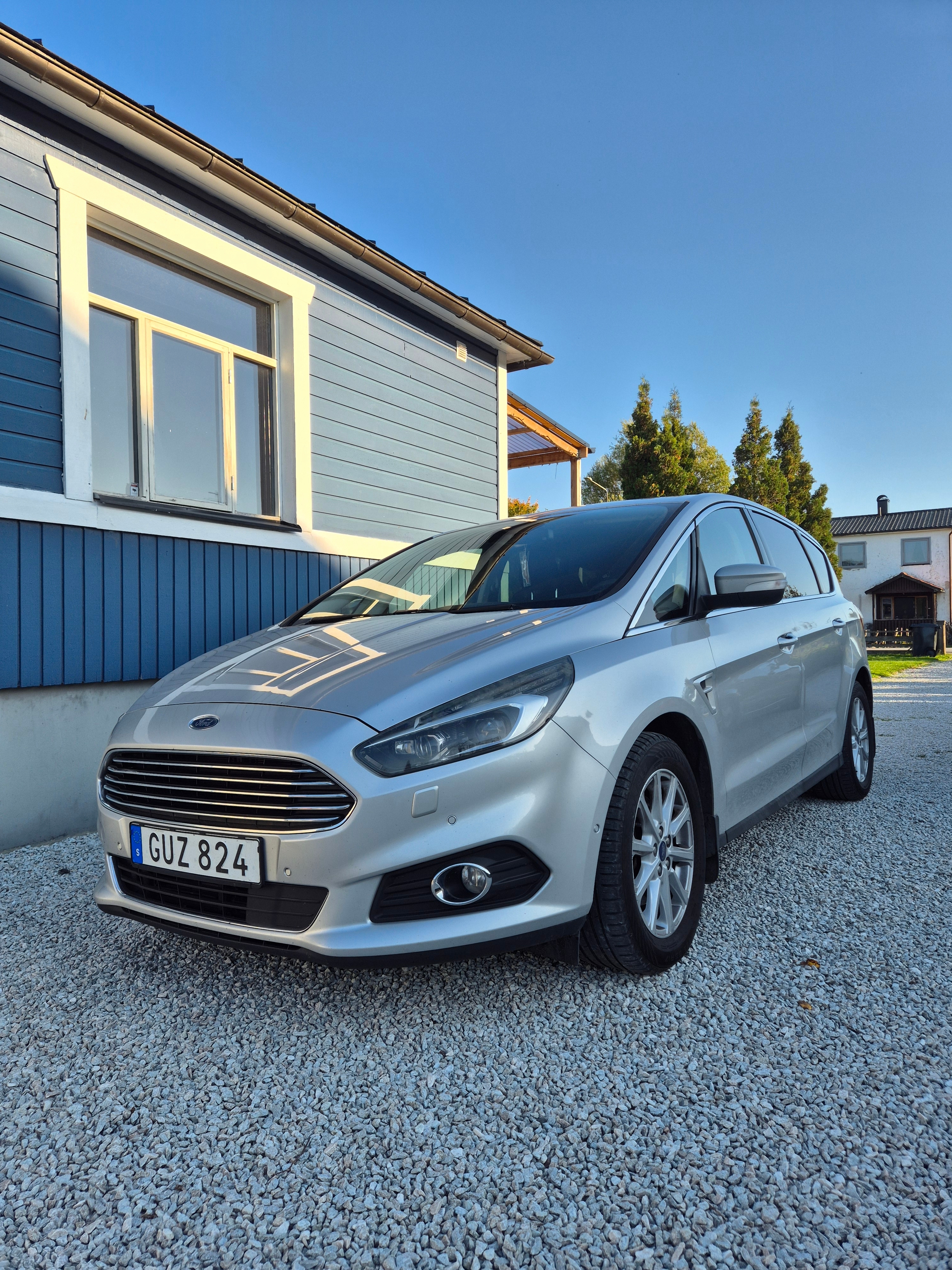 Ford S-MAX 2.0 TDCi Powershift 2017, bild 3/5