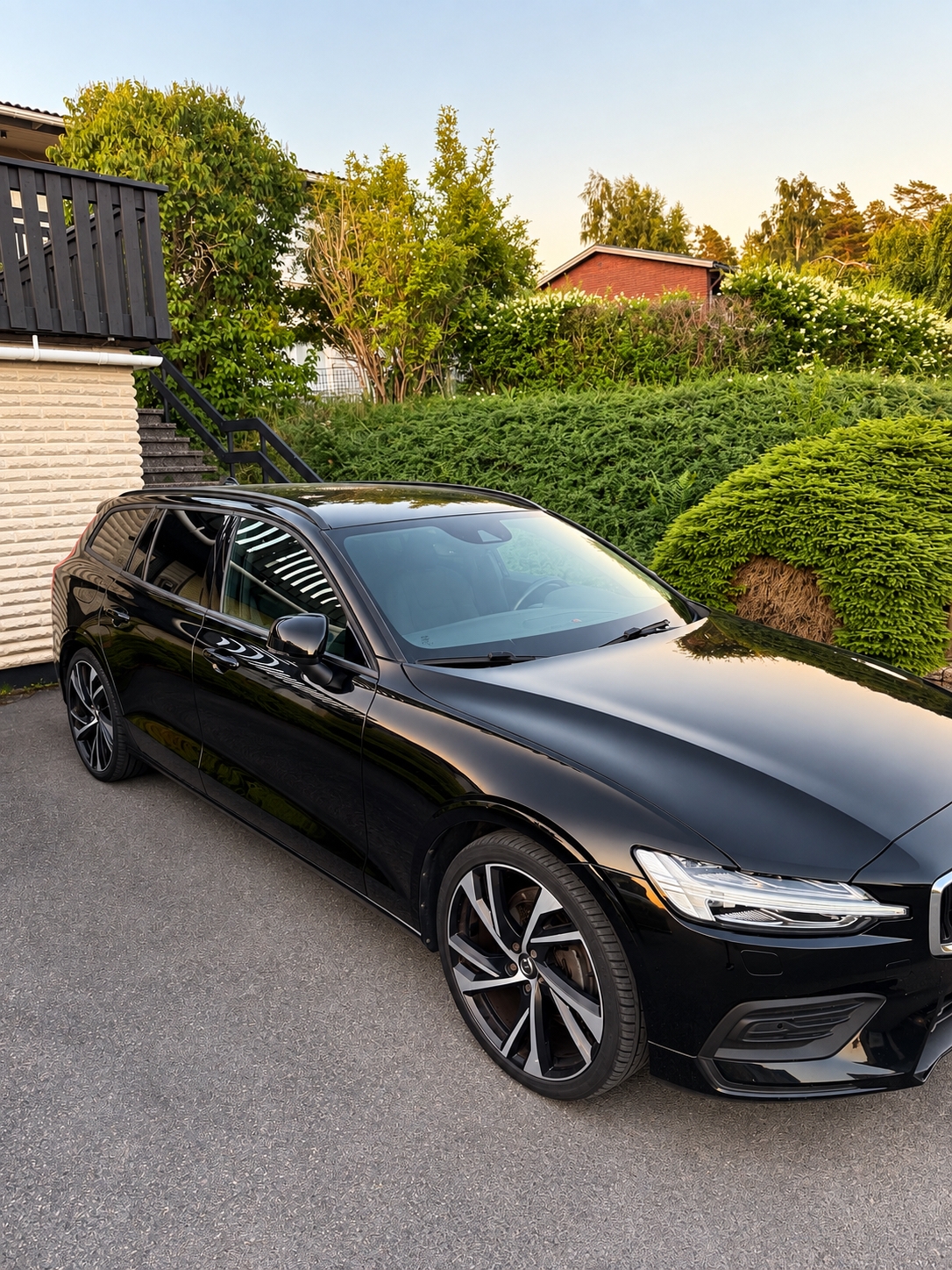 Volvo V60 B3 Geartronic 2021, kuva 2/5