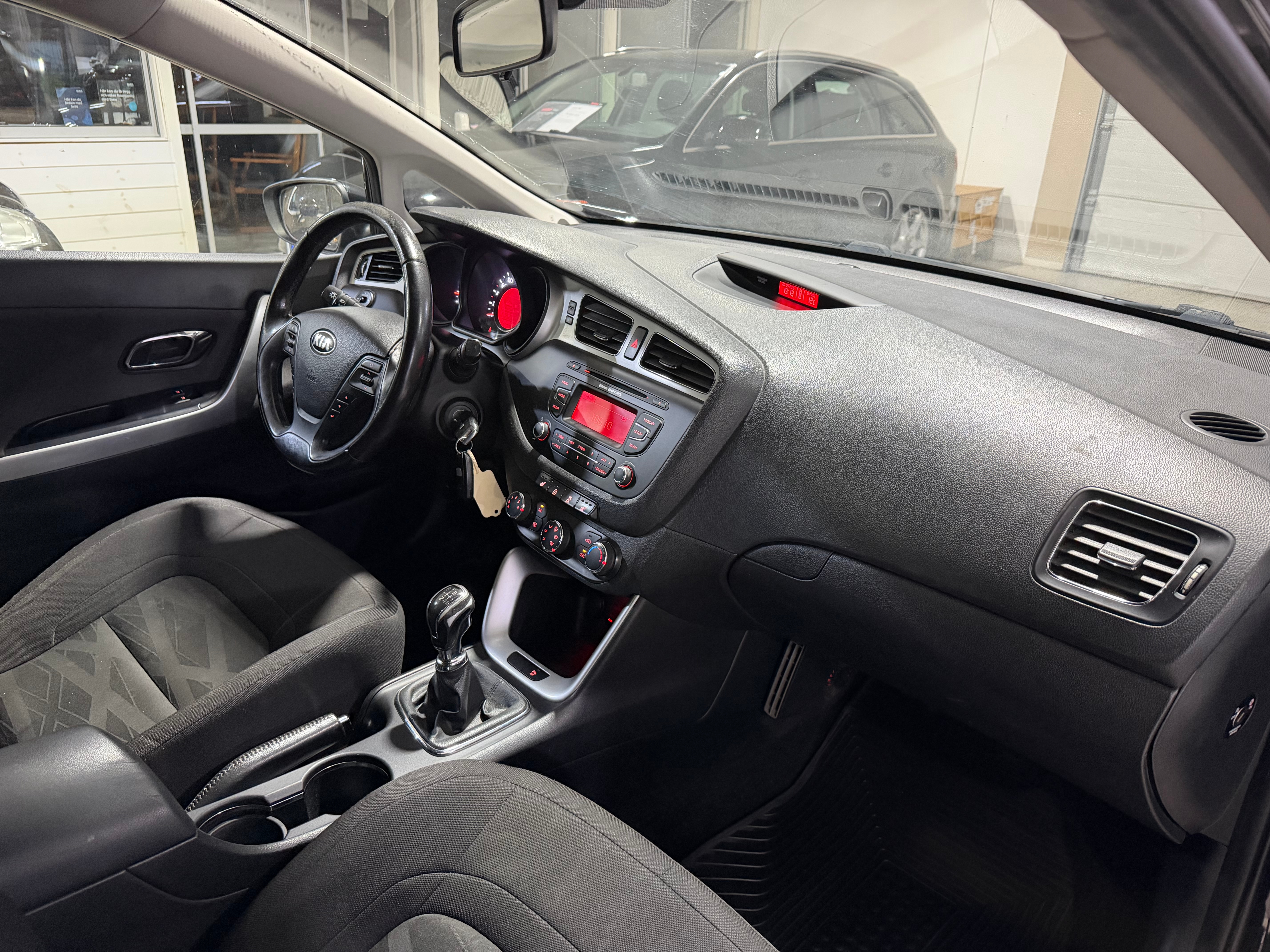 Kia Ceed _sw 1.4 CRDi Manuell NY BES 2014, bild 6/9