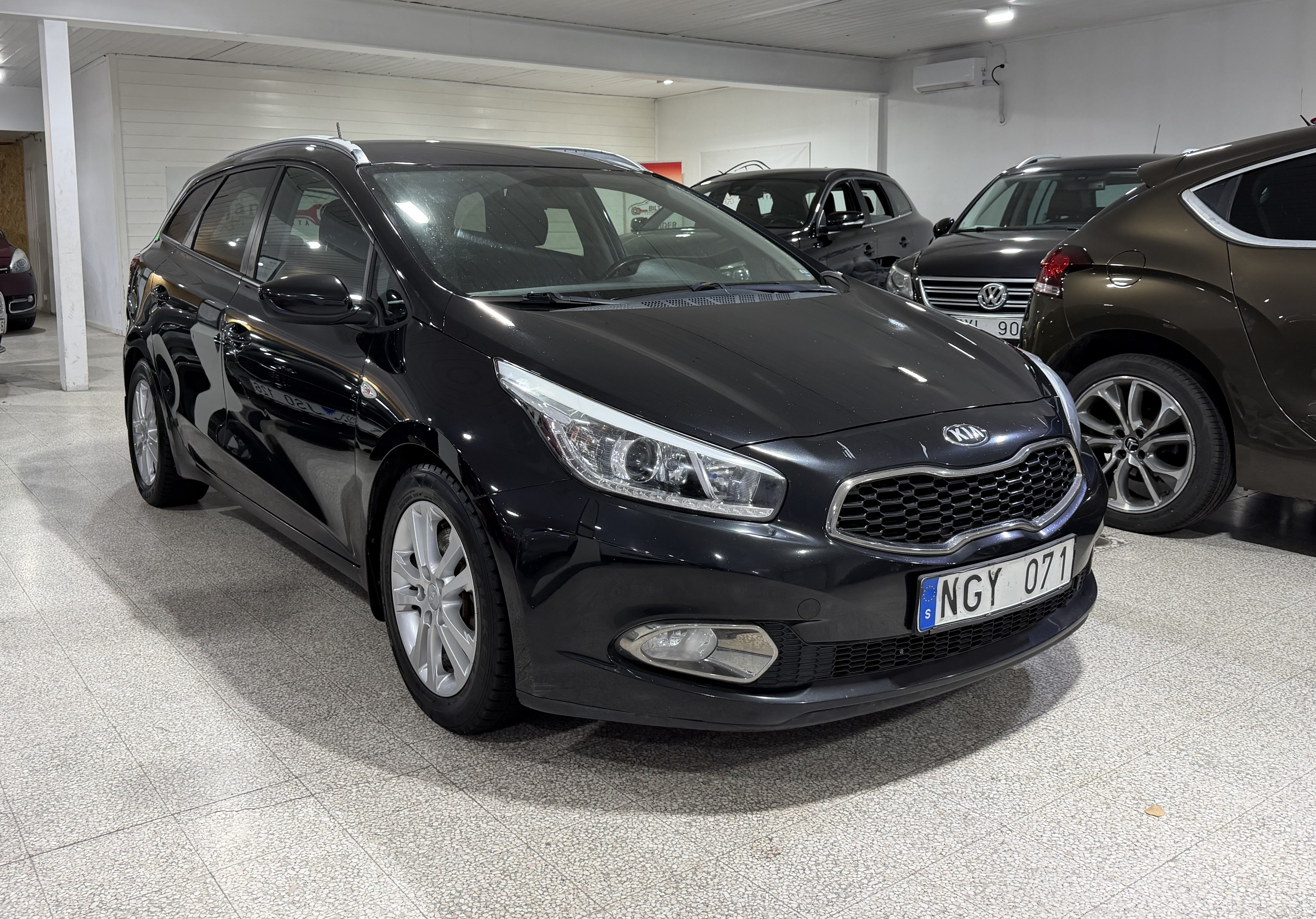 Kia Ceed _sw 1.4 CRDi Manuell NY BES 2014, bild 2/9
