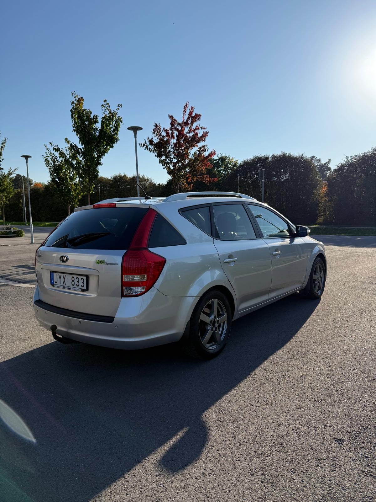 Kia Ceed _sw 1.6 CRDi Manuell 2010, bild 3/7