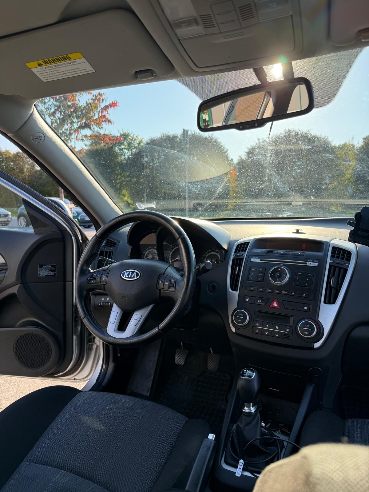 Kia Ceed _sw 1.6 CRDi Manuell 2010, bild 6/7