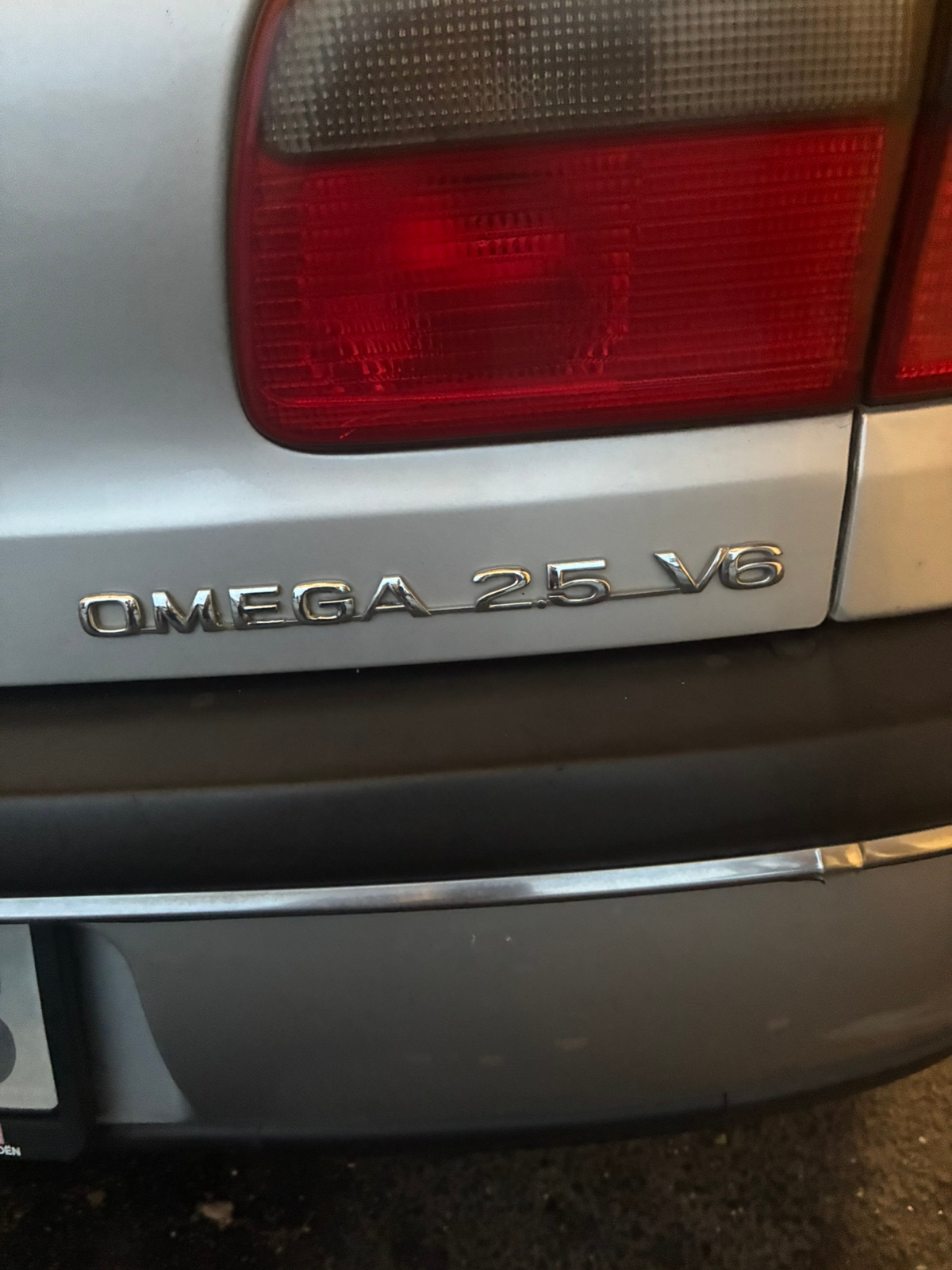 Opel Omega 2.5 V6 Automatisk 1999, kuva 6/7