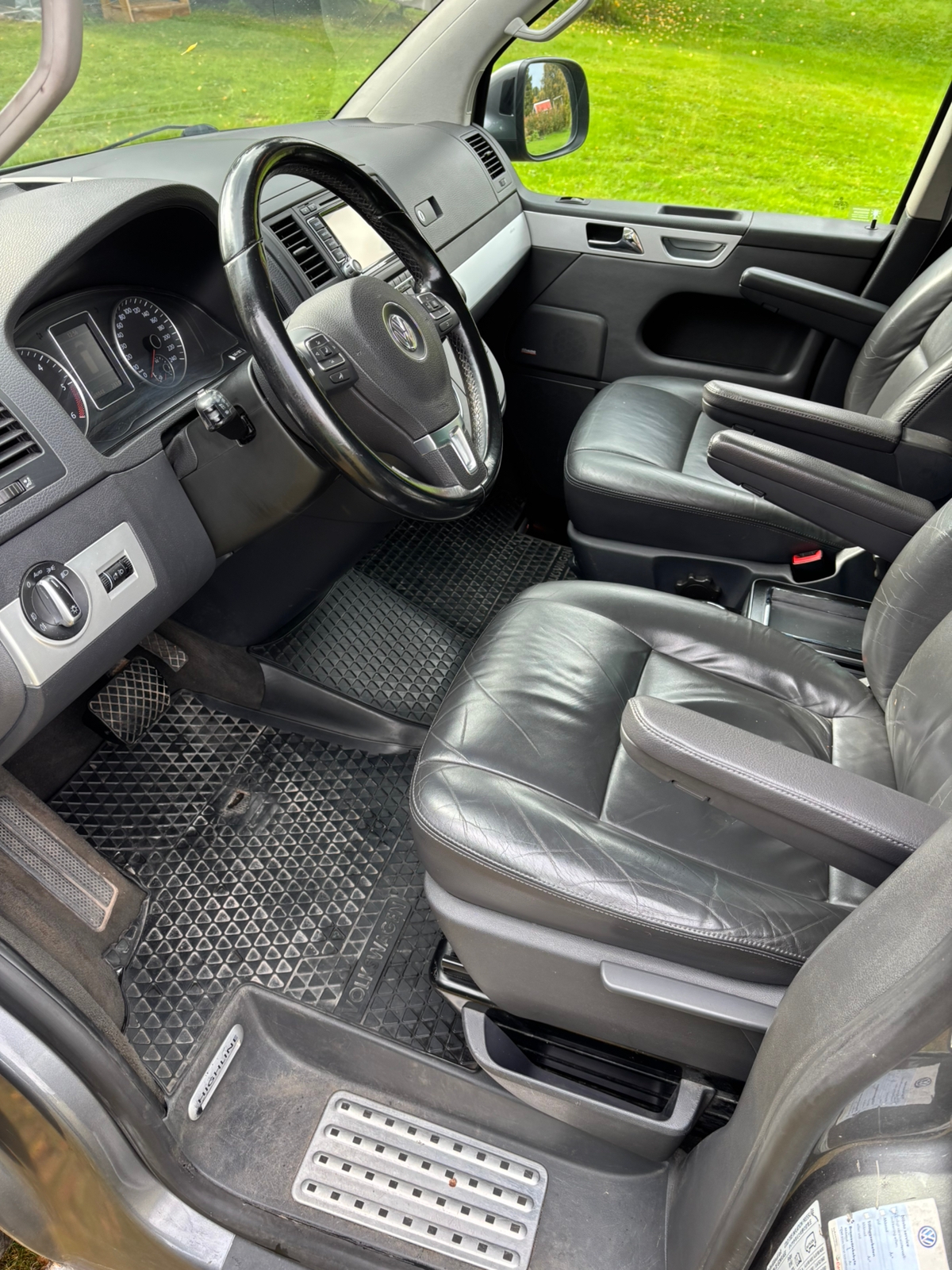 Volkswagen Multivan 2011, bild 2/4