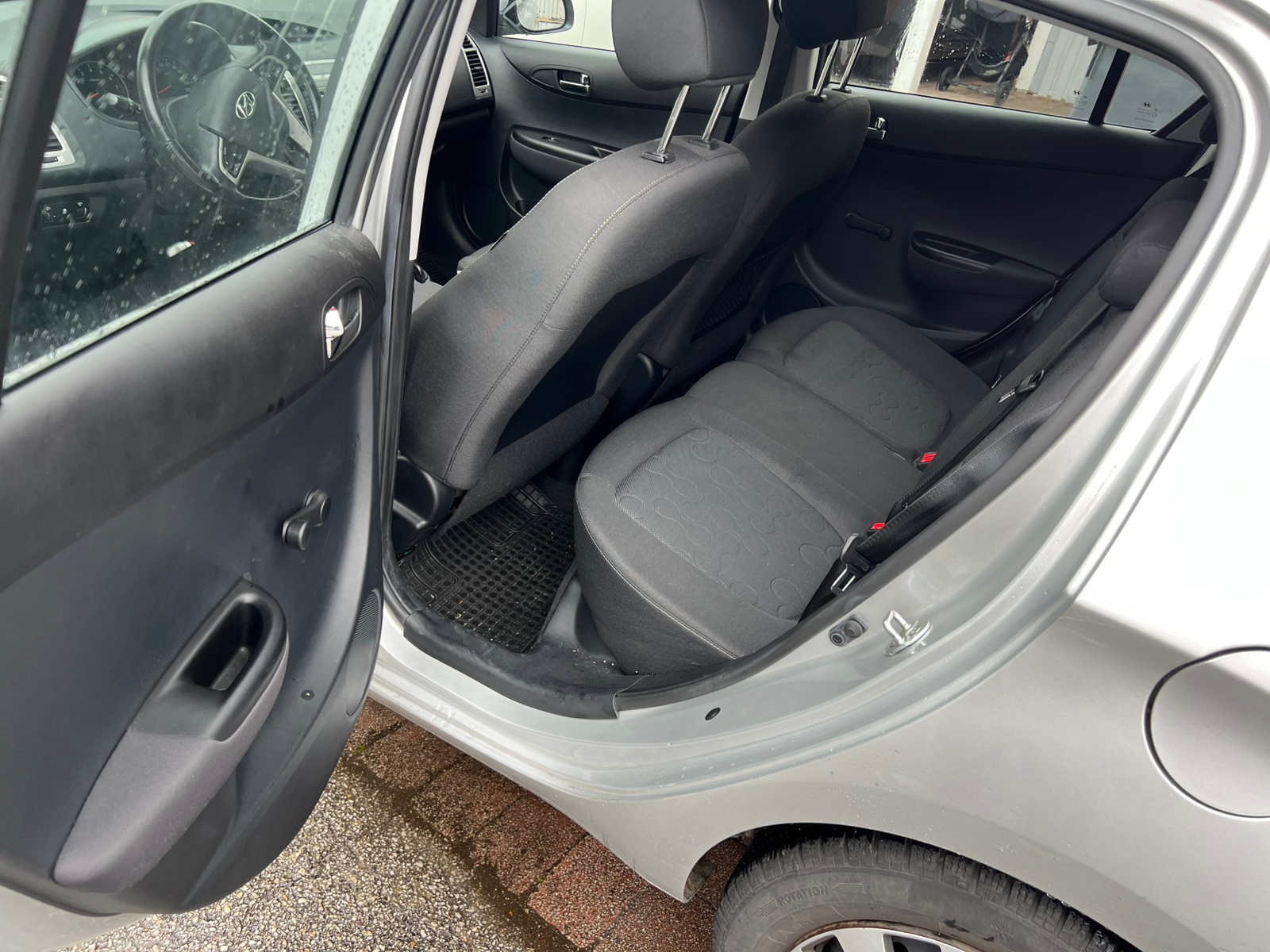 Hyundai i20 5-dörrar 1.2 Manuell 2011, bild 4/8