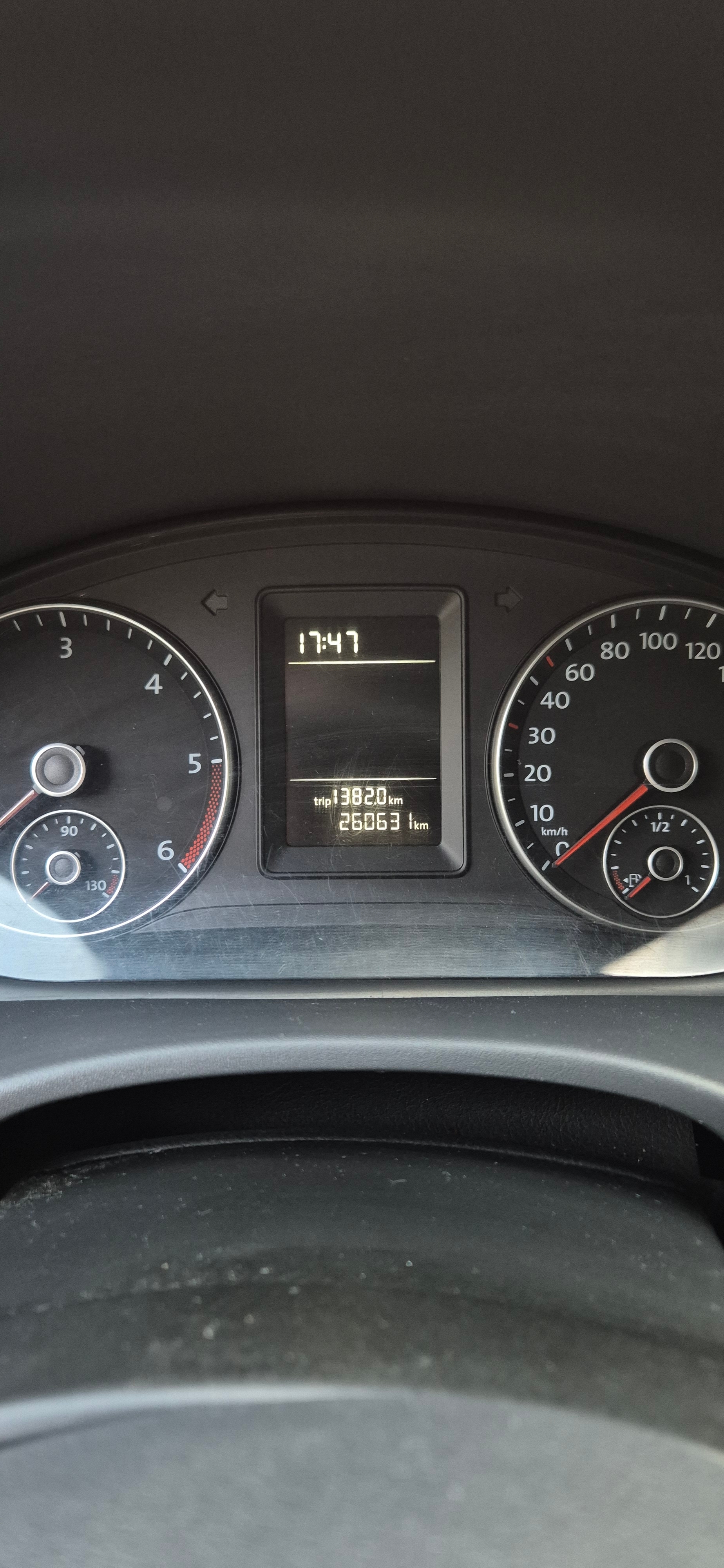 Volkswagen Caddy 2012, kuva 7/8