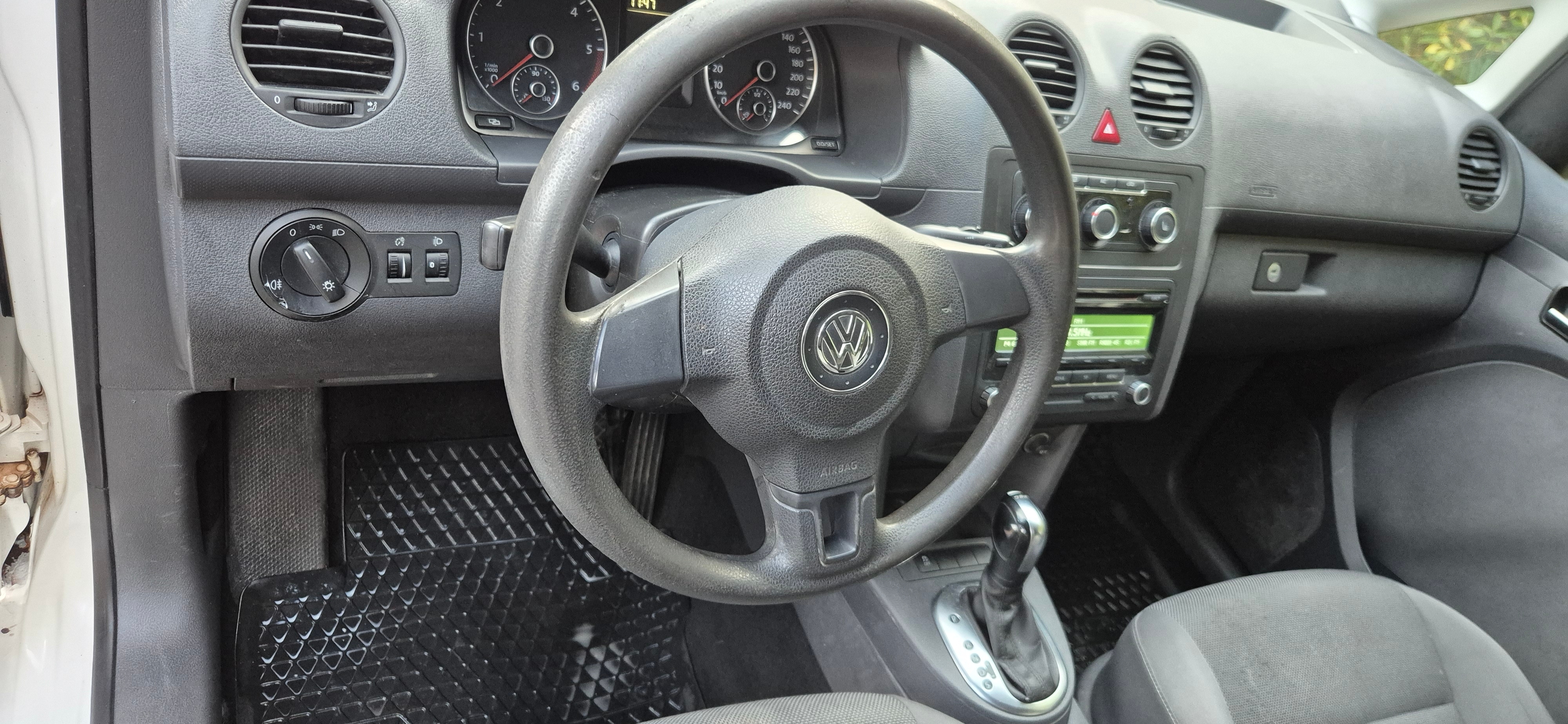 Volkswagen Caddy 2012, kuva 6/8