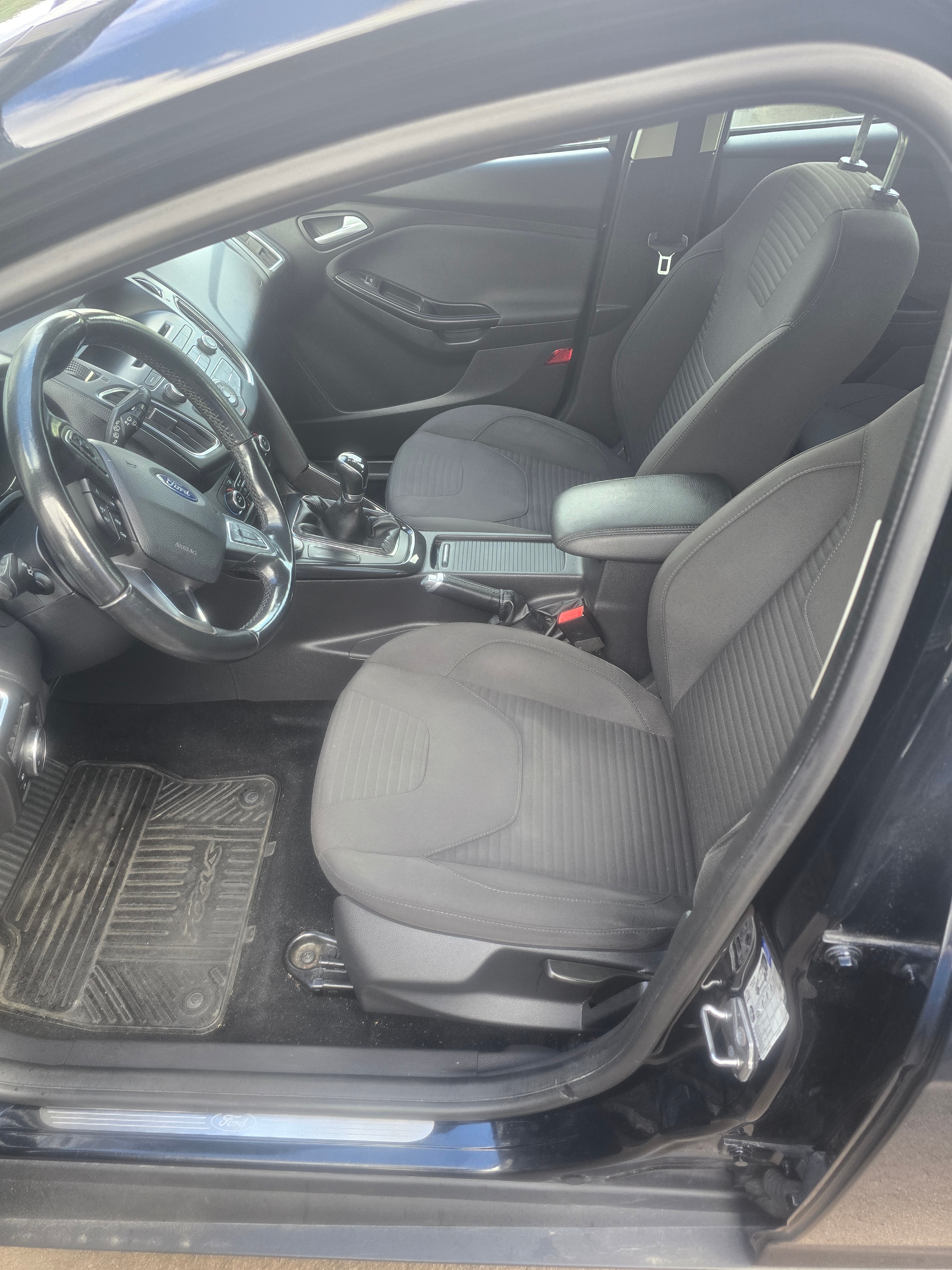 Ford Focus 1.0 EcoBoost Manuell 2015, kuva 7/8
