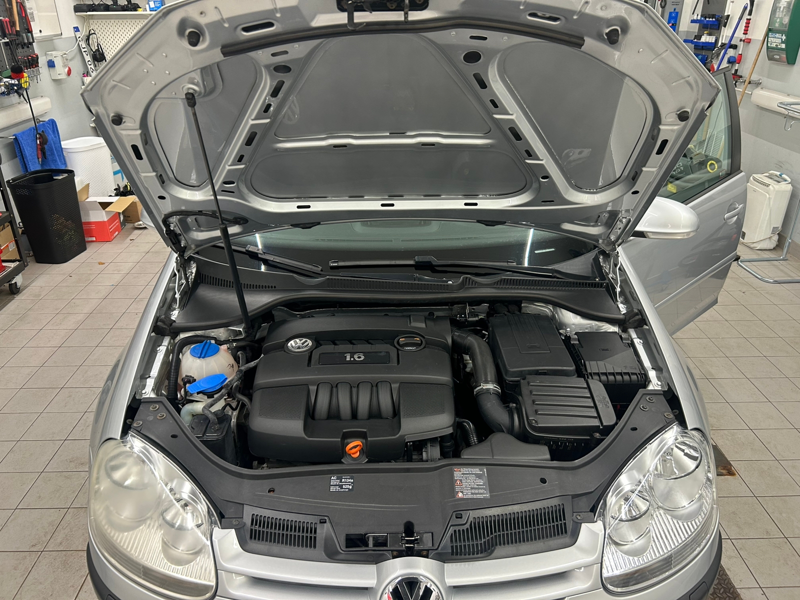 Volkswagen Golf V 5-dörrar 1.6 Manuell 2007, bild 8/8