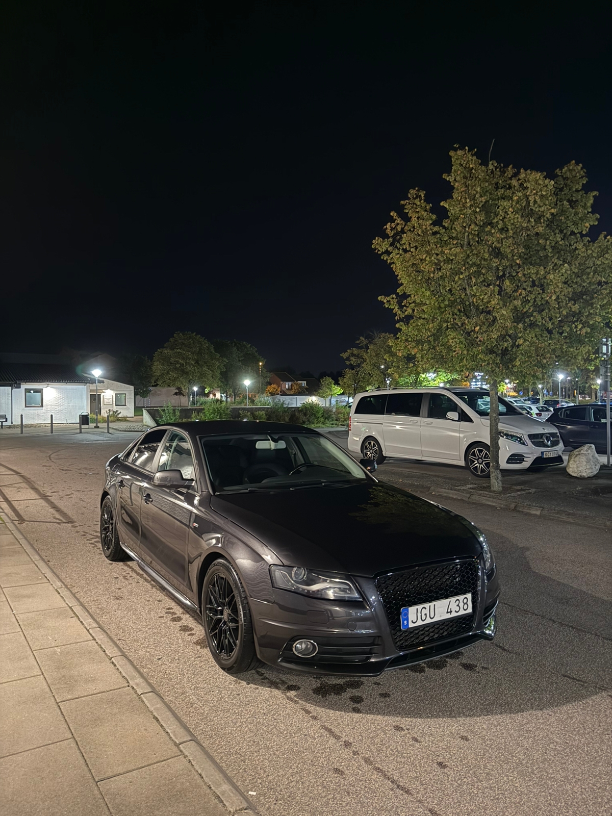 Audi A4 2010, bild 2/6