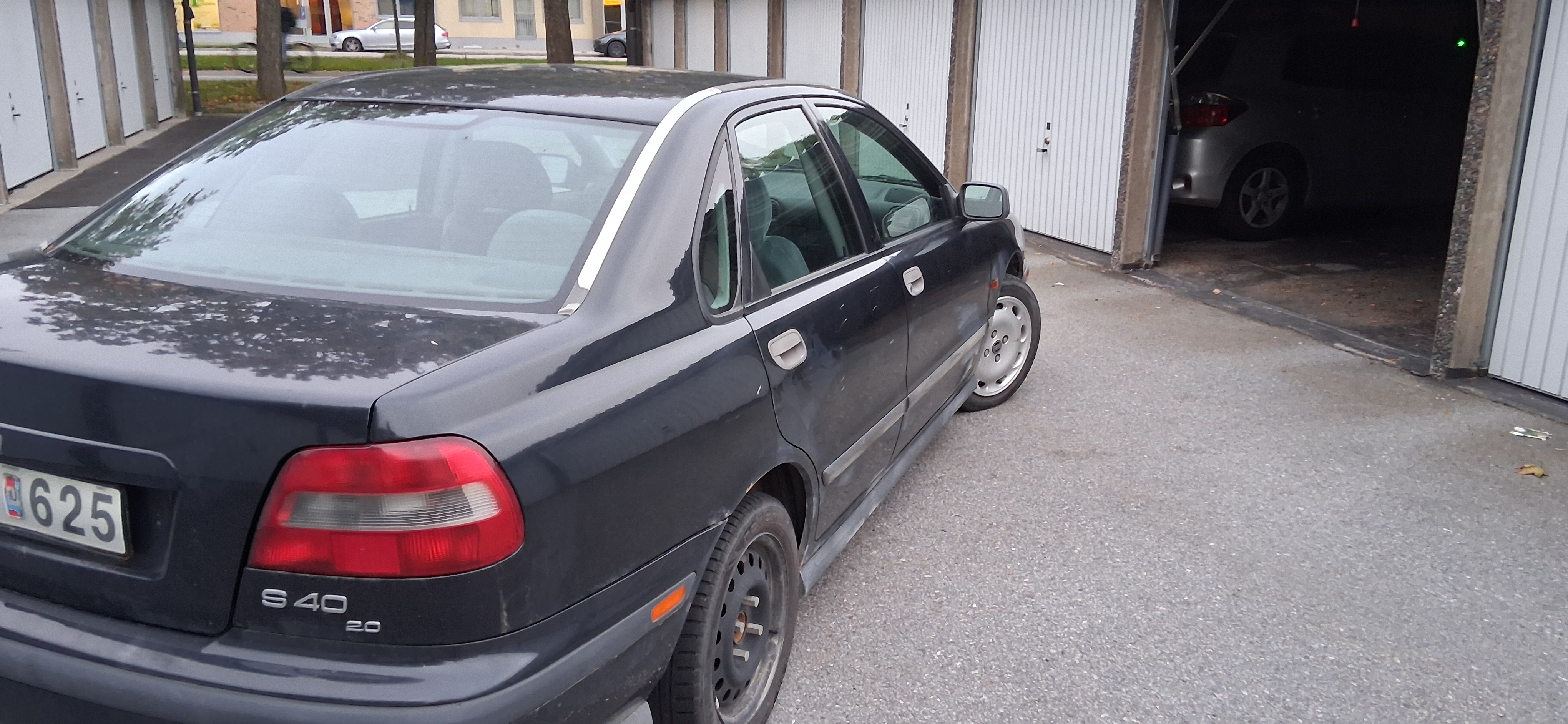 Volvo S40 2.0 Manuell 1997, bild 3/7