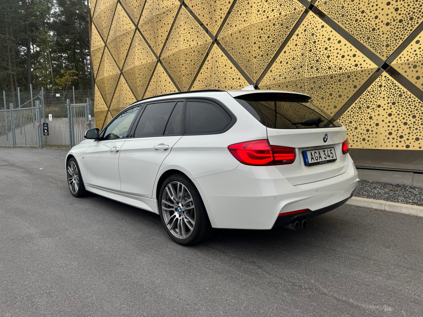BMW 330 i xDrive Touring Steptronic 2018, kuva 3/9