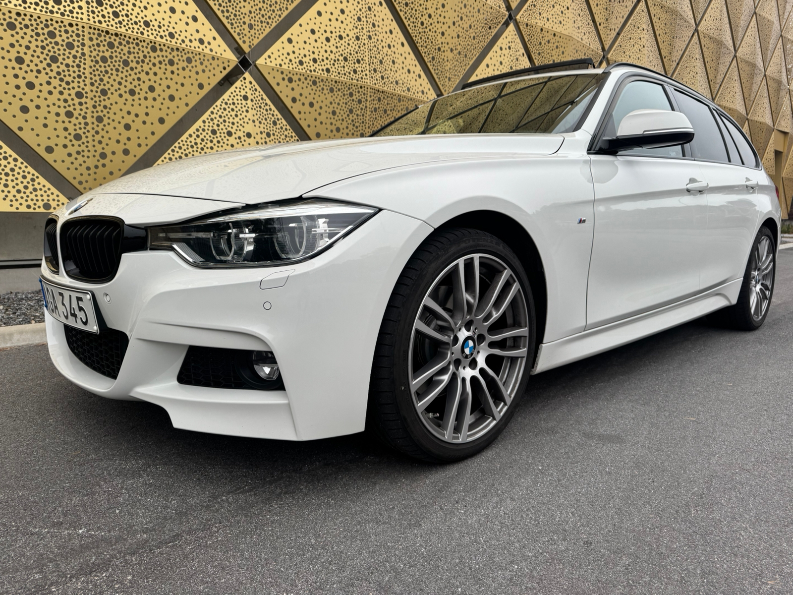BMW 330 i xDrive Touring Steptronic 2018, kuva 2/9