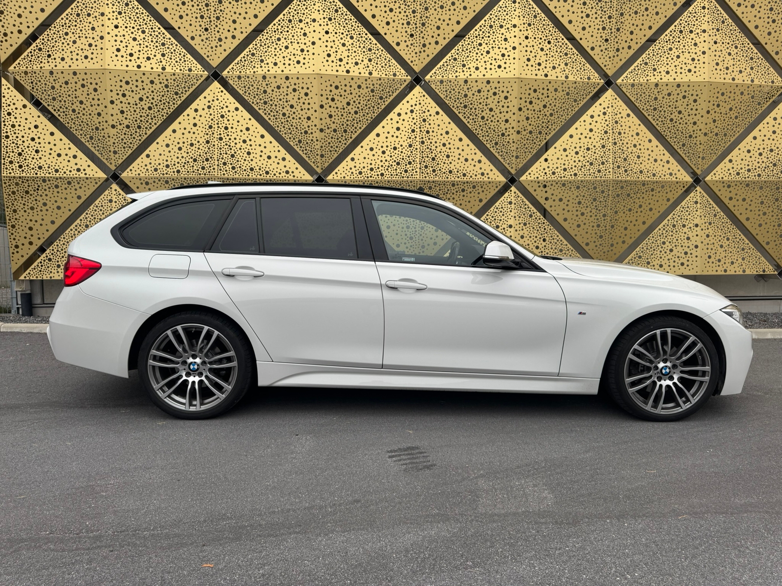 BMW 330 i xDrive Touring Steptronic 2018, kuva 4/9