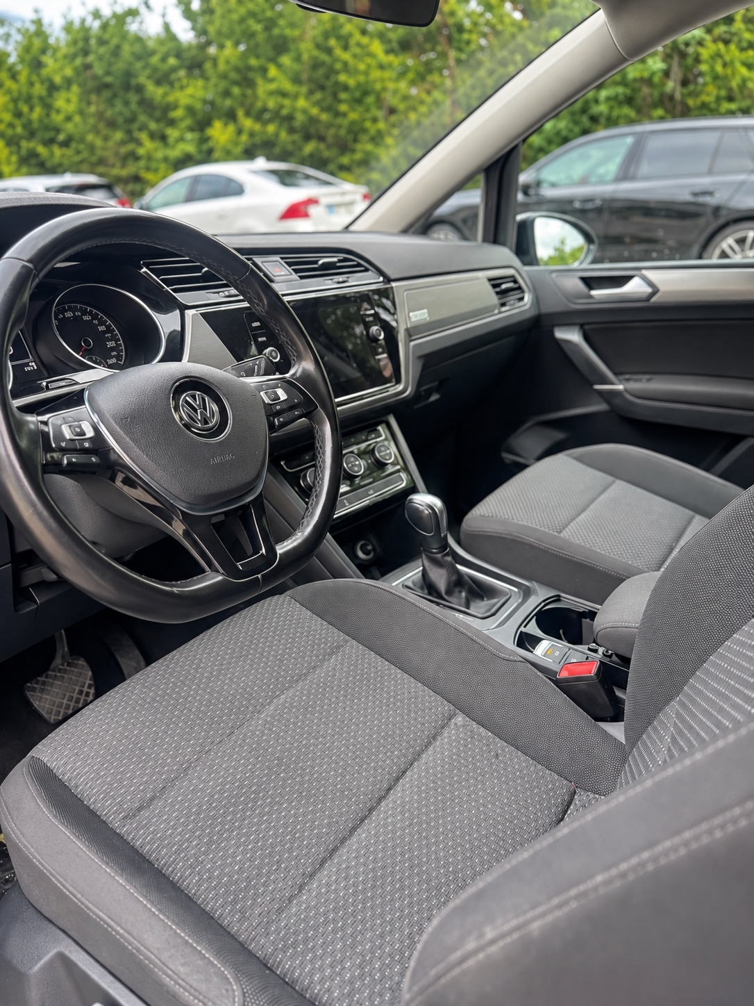Volkswagen Touran 2020, bild 2/2
