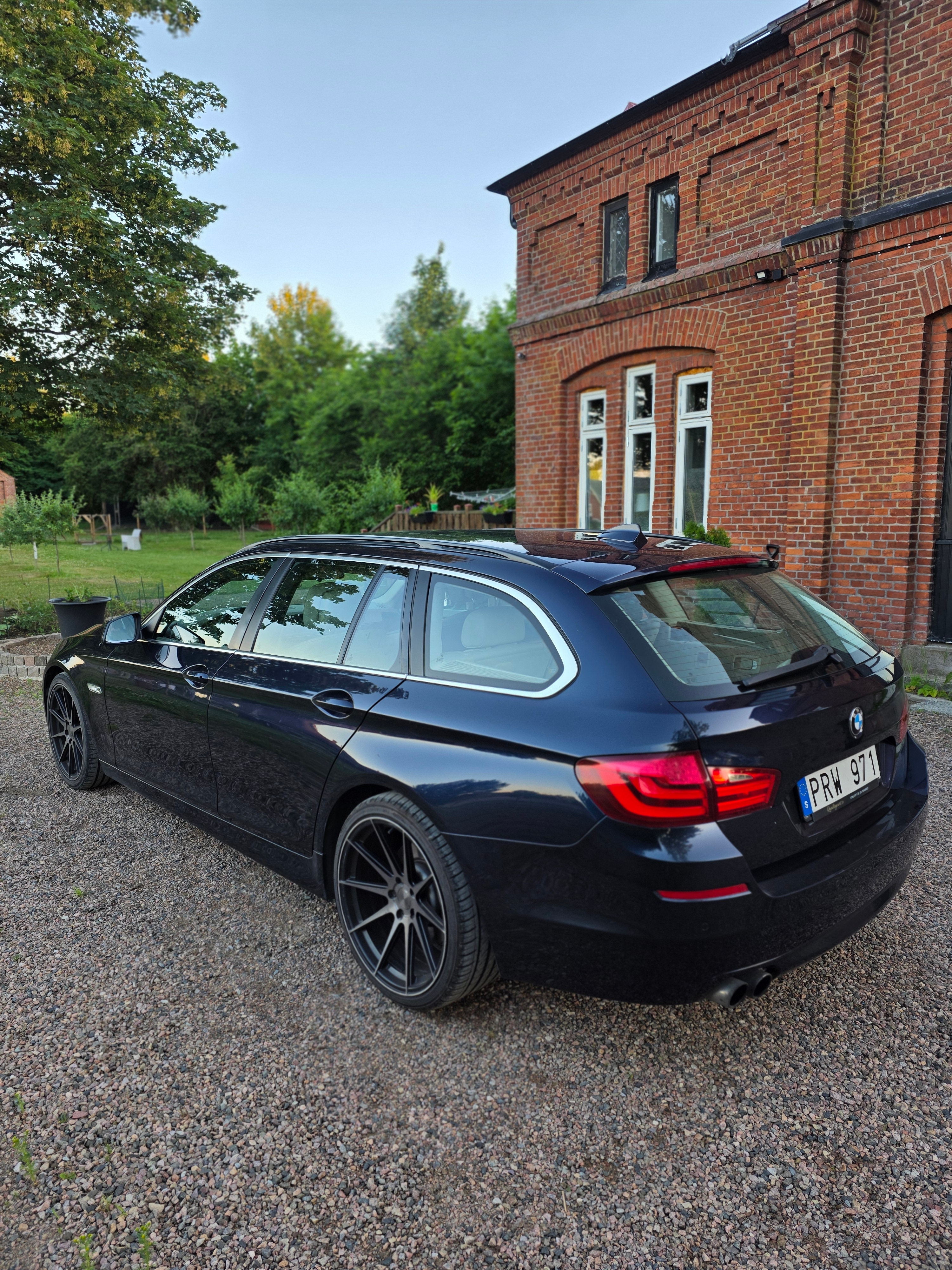 BMW 525