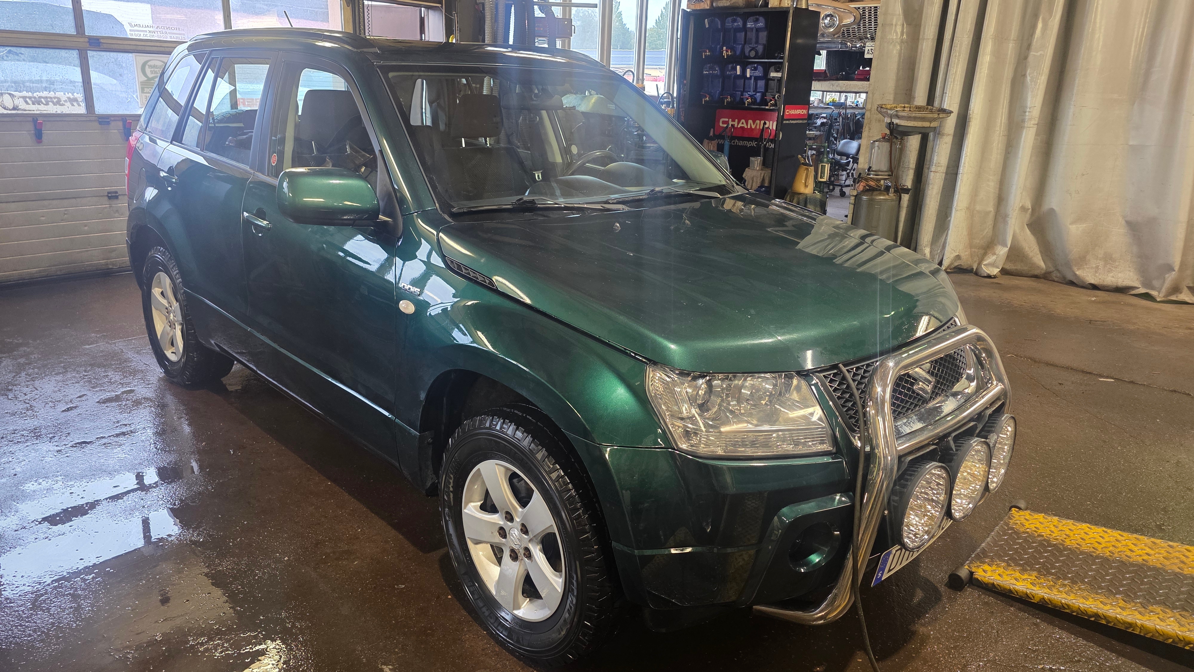 Suzuki Grand Vitara 2007, bild 2/8