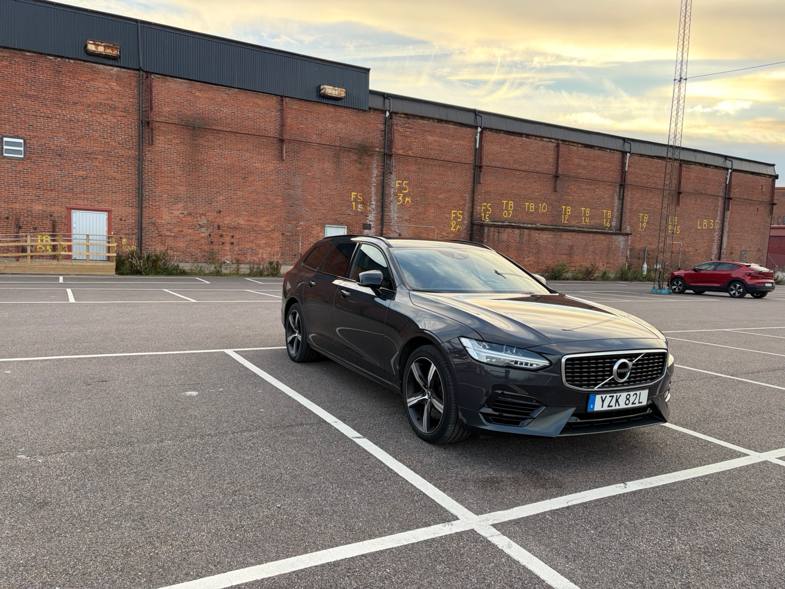 Volvo V90 T8 Twin Engine AWD Geartronic 2020, photo 3/9