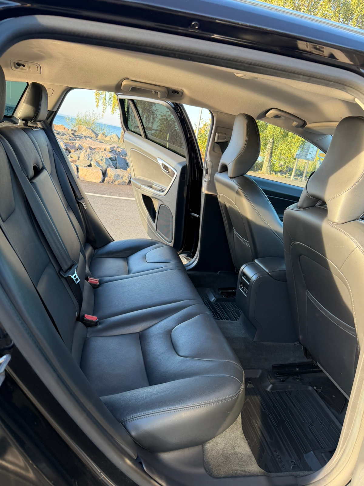 Volvo V60 Cross Country 2018, kuva 7/9