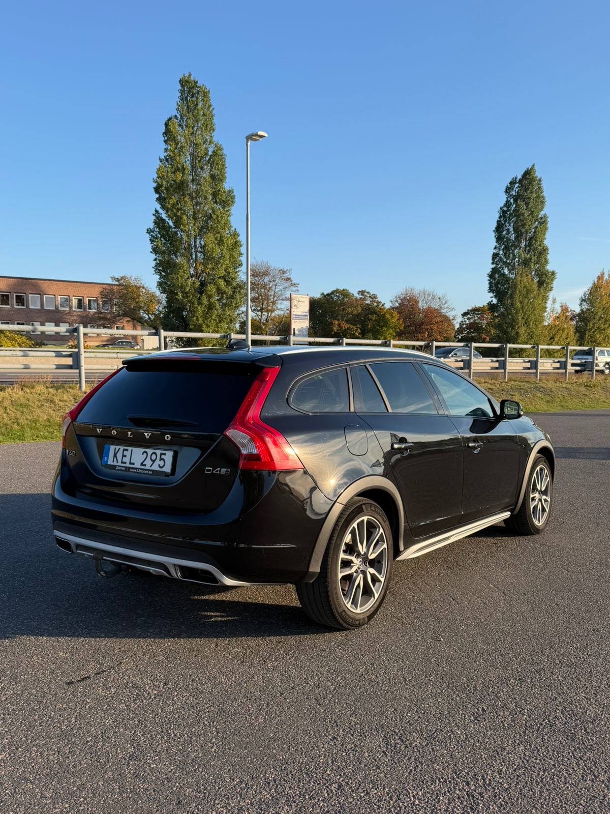 Volvo V60 Cross Country 2018, kuva 3/9