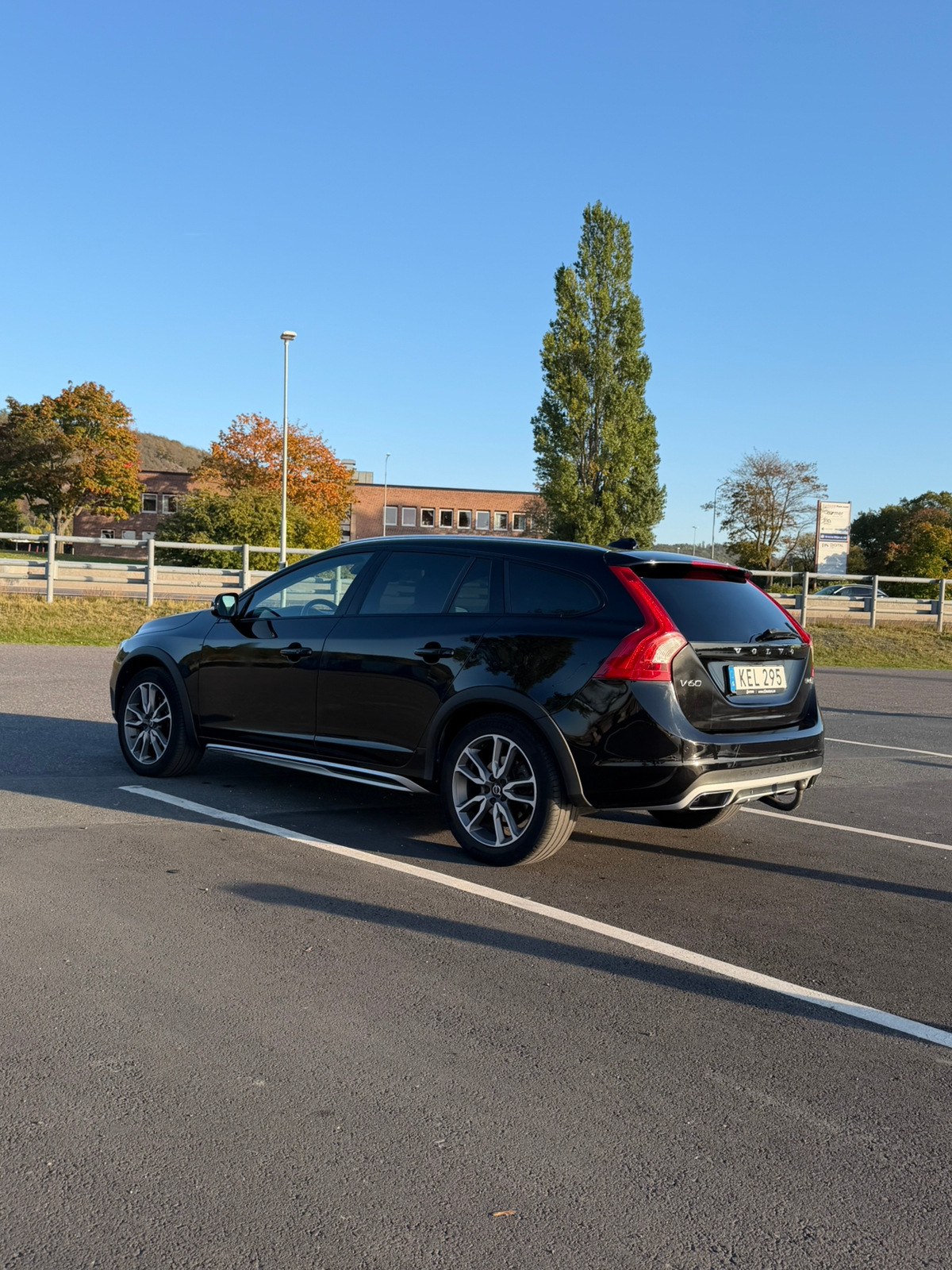 Volvo V60 Cross Country 2018, kuva 2/9