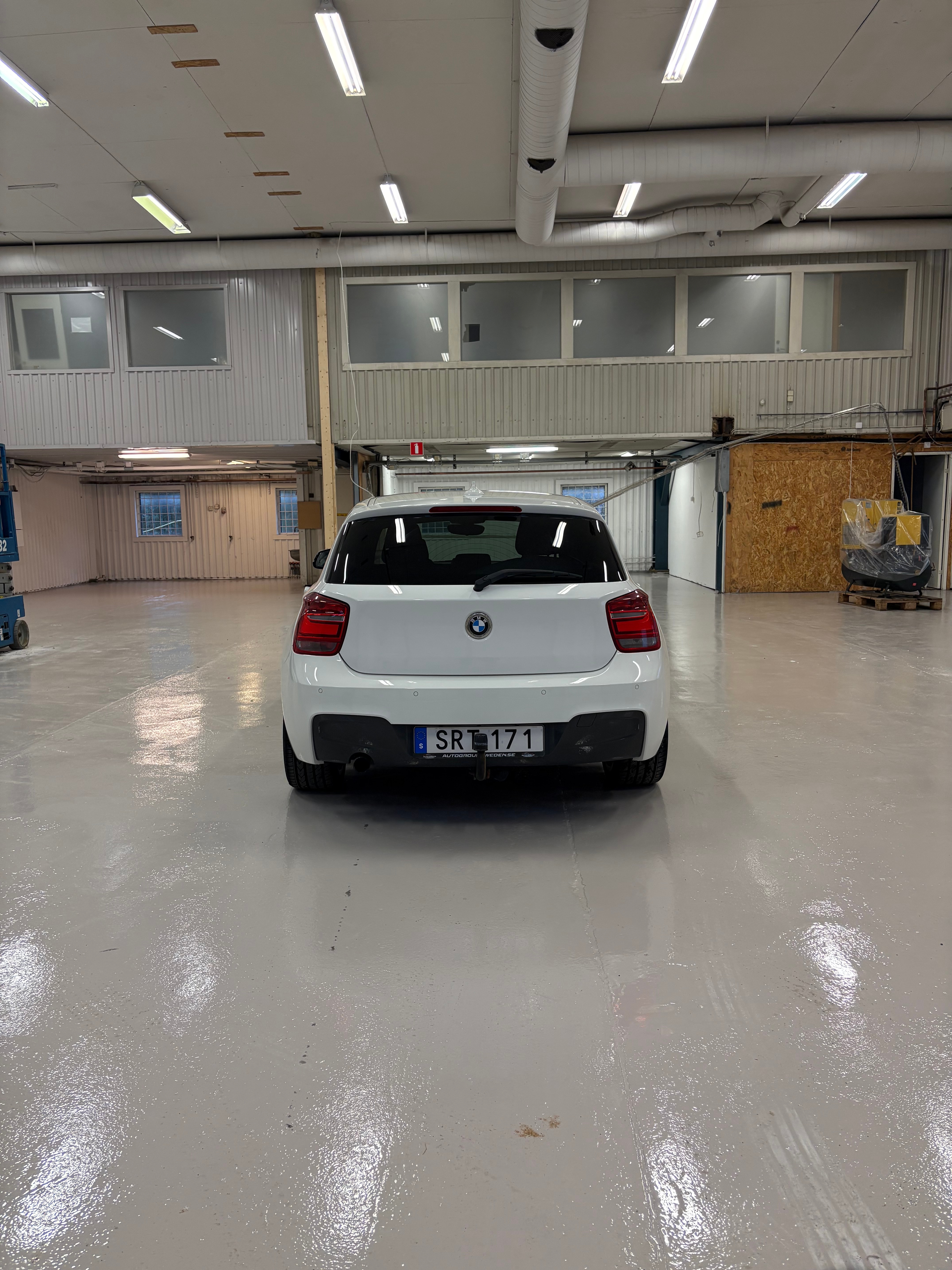 BMW 116 i 5-dörrars Manuell 2015, kuva 4/7