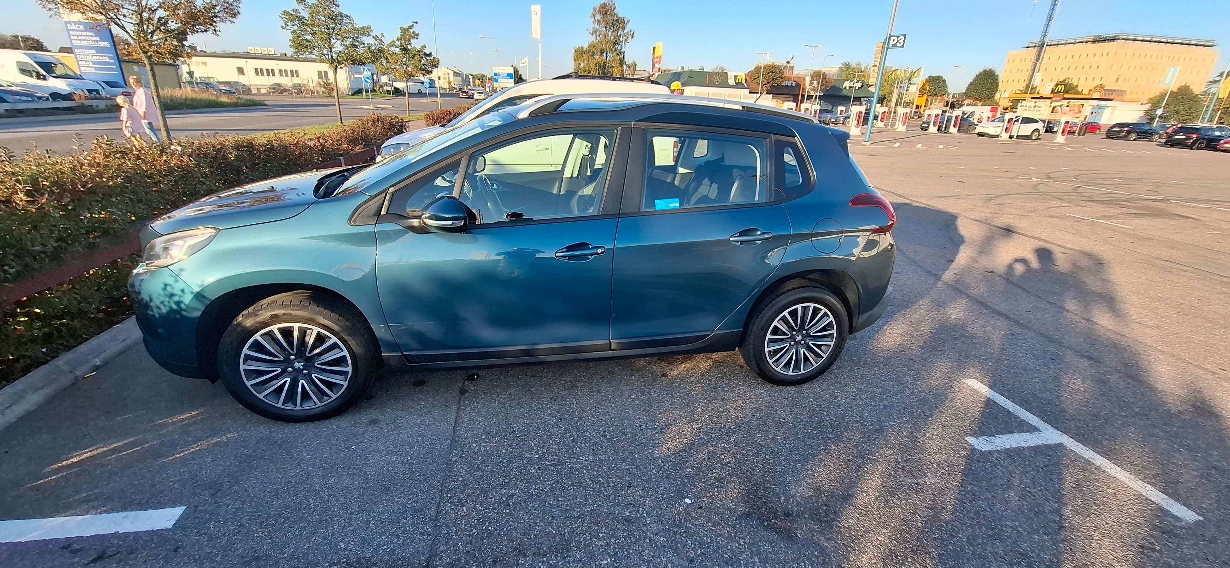 Peugeot 2008 1.2 PureTech 82 Manuell 2017, bild 2/6
